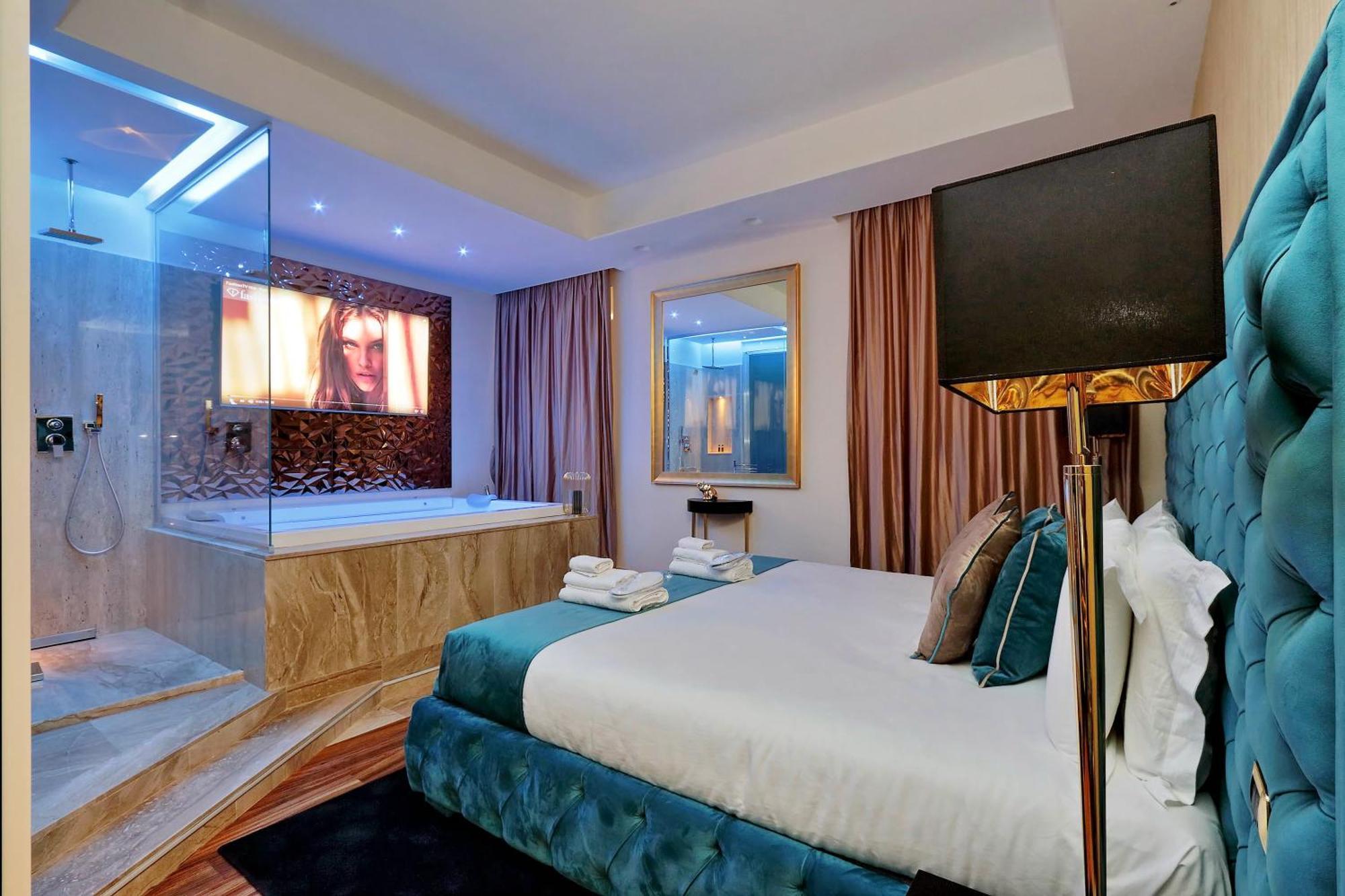 Apartment Spanish Gold Edition