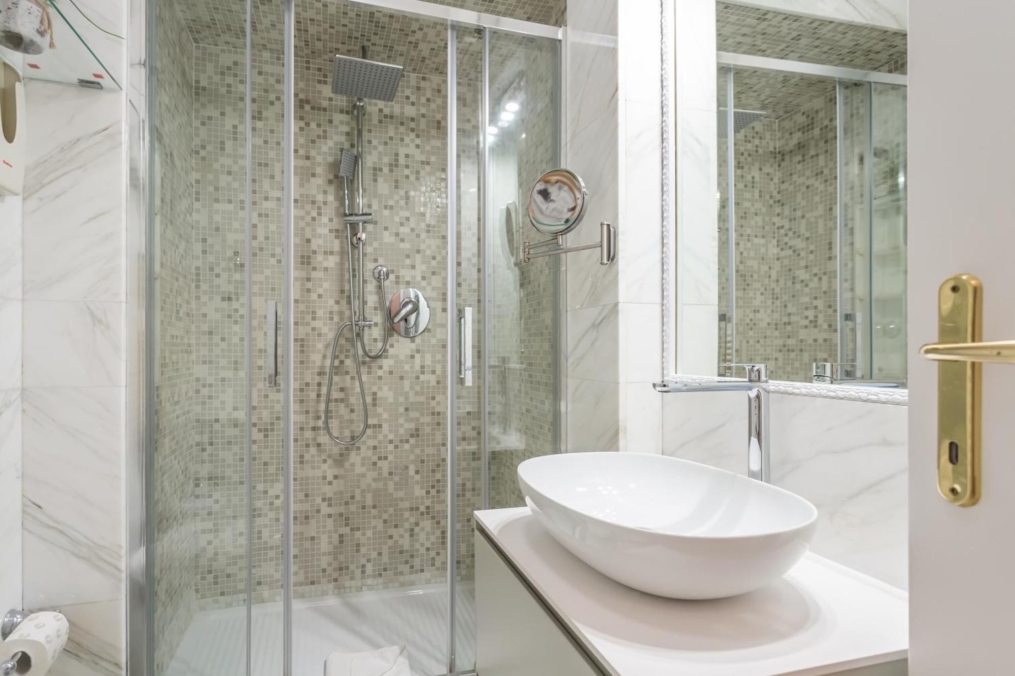 Stylish Spanish Steps Retreat Rome