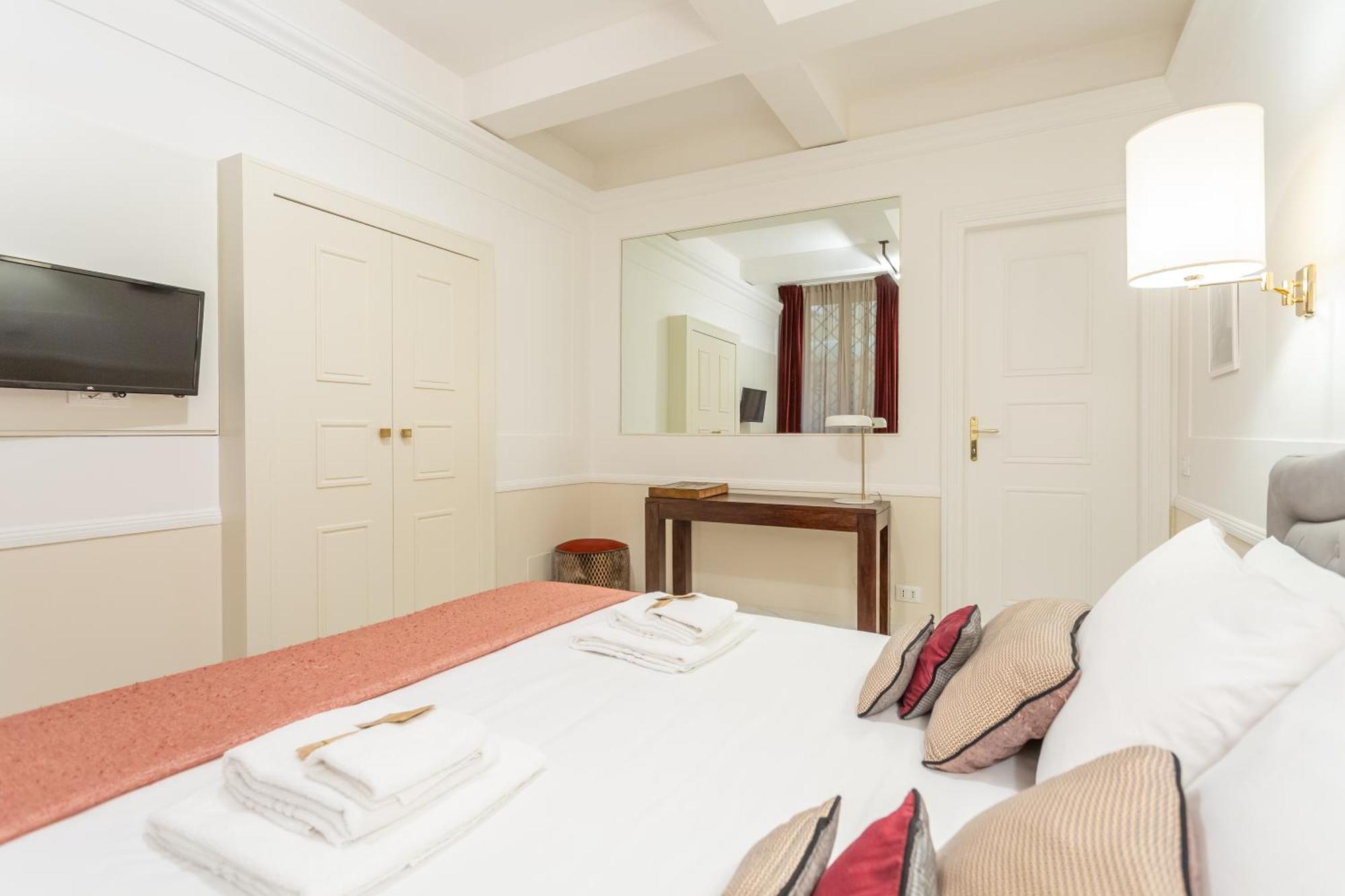 Stylish Spanish Steps Retreat * Rome