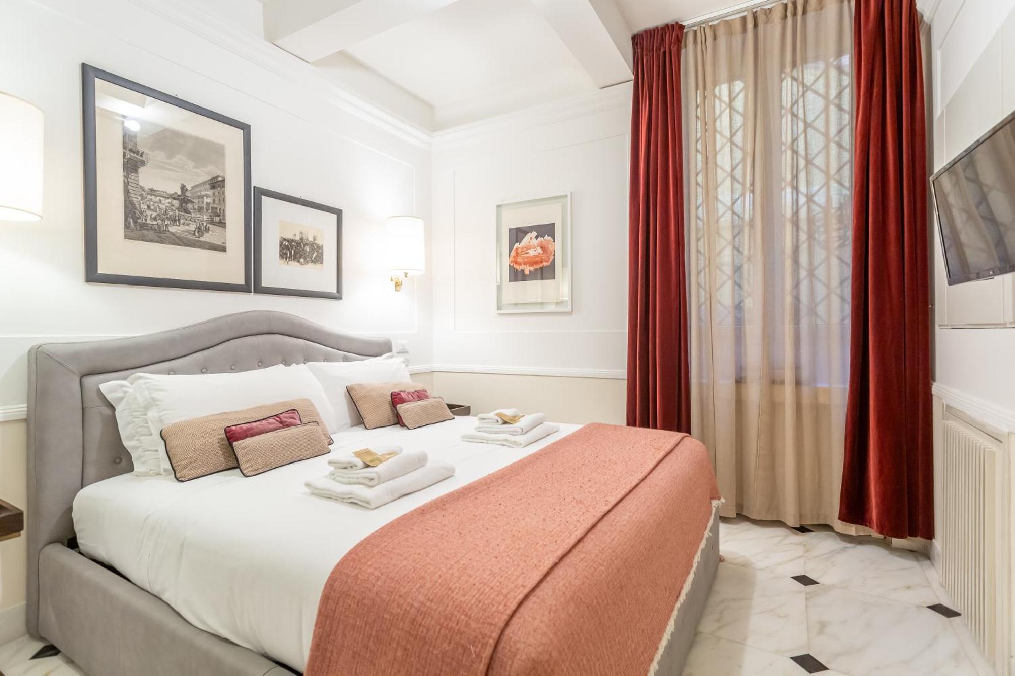 Stylish Spanish Steps Retreat * Rome