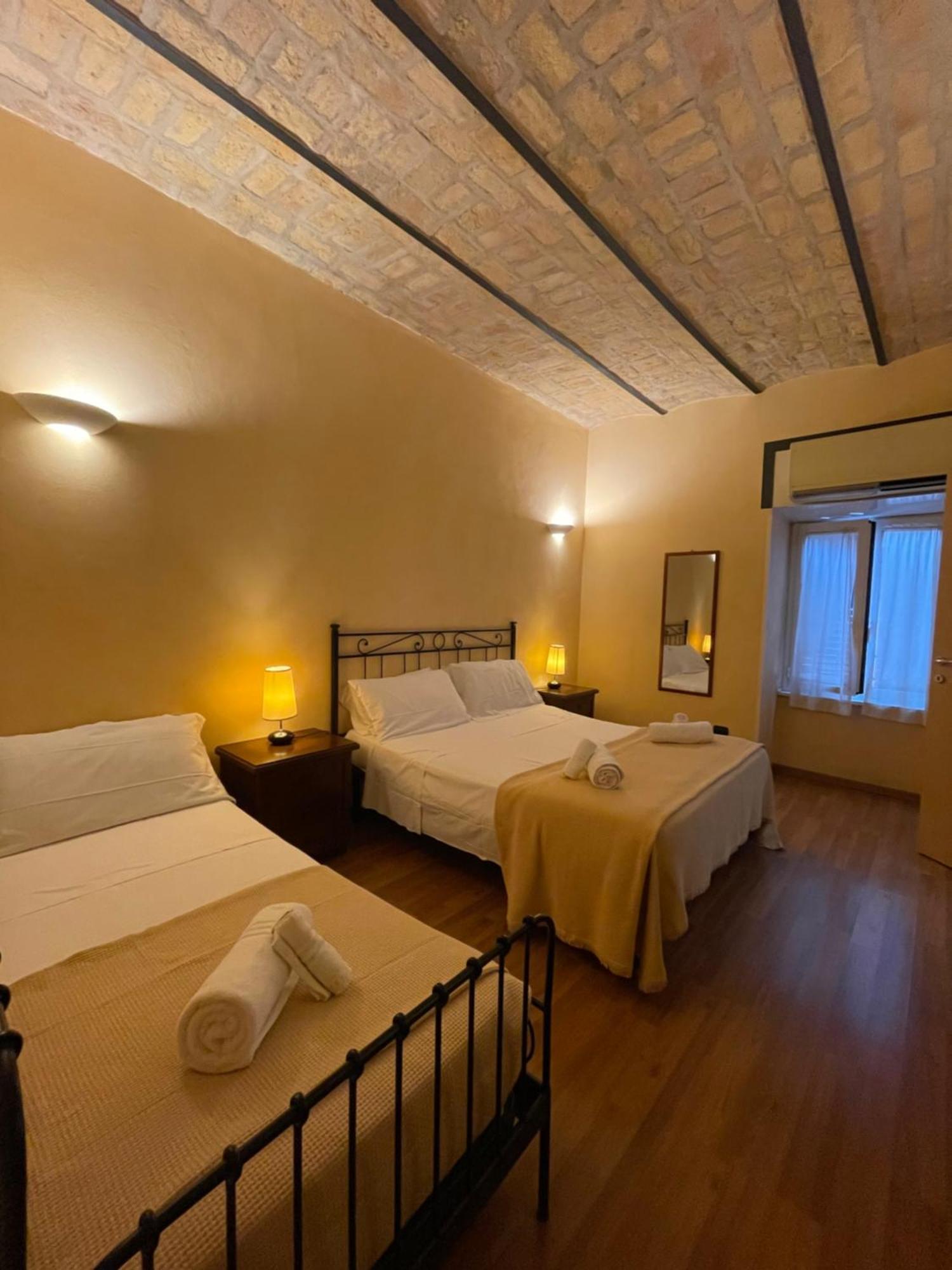 Holiday Suite Roma Apartment