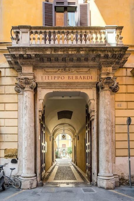 Discover The Pantheon From The Berardi Flat Appartement