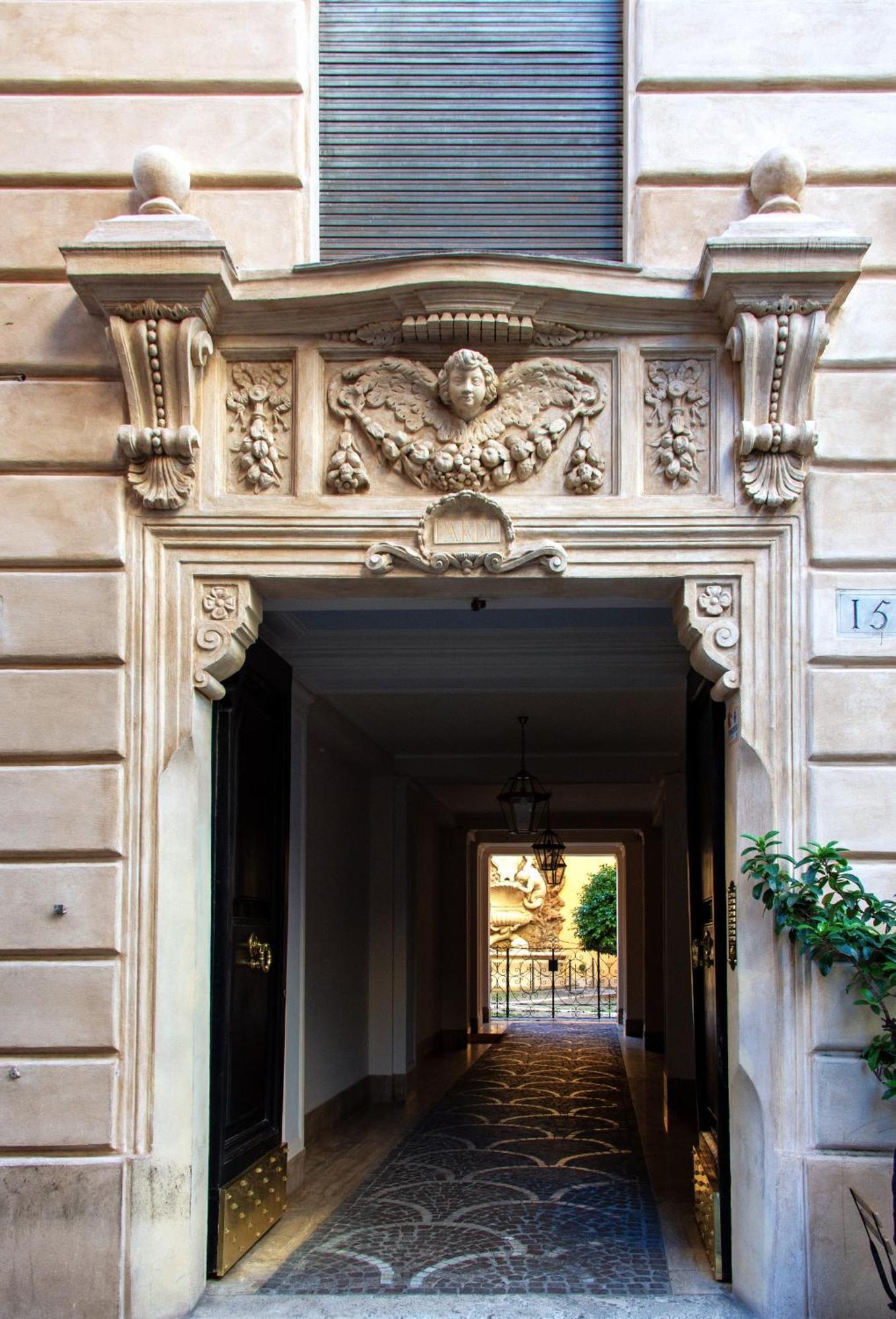 Bernini Stay, Next To Trevi Fountain * Rome