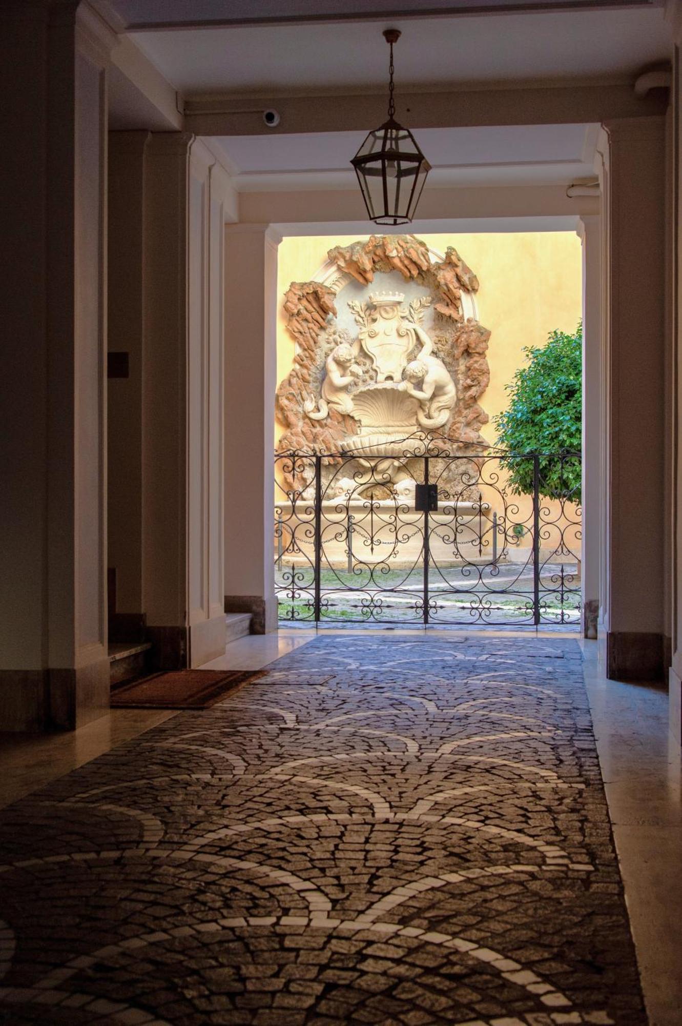 Bernini Stay, Next To Trevi Fountain * Rome