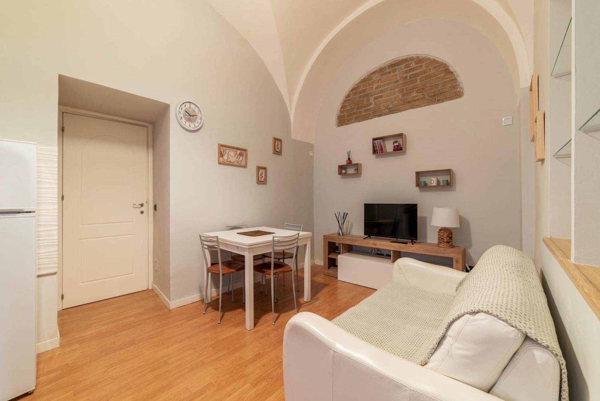Mm Piramide Appartement *