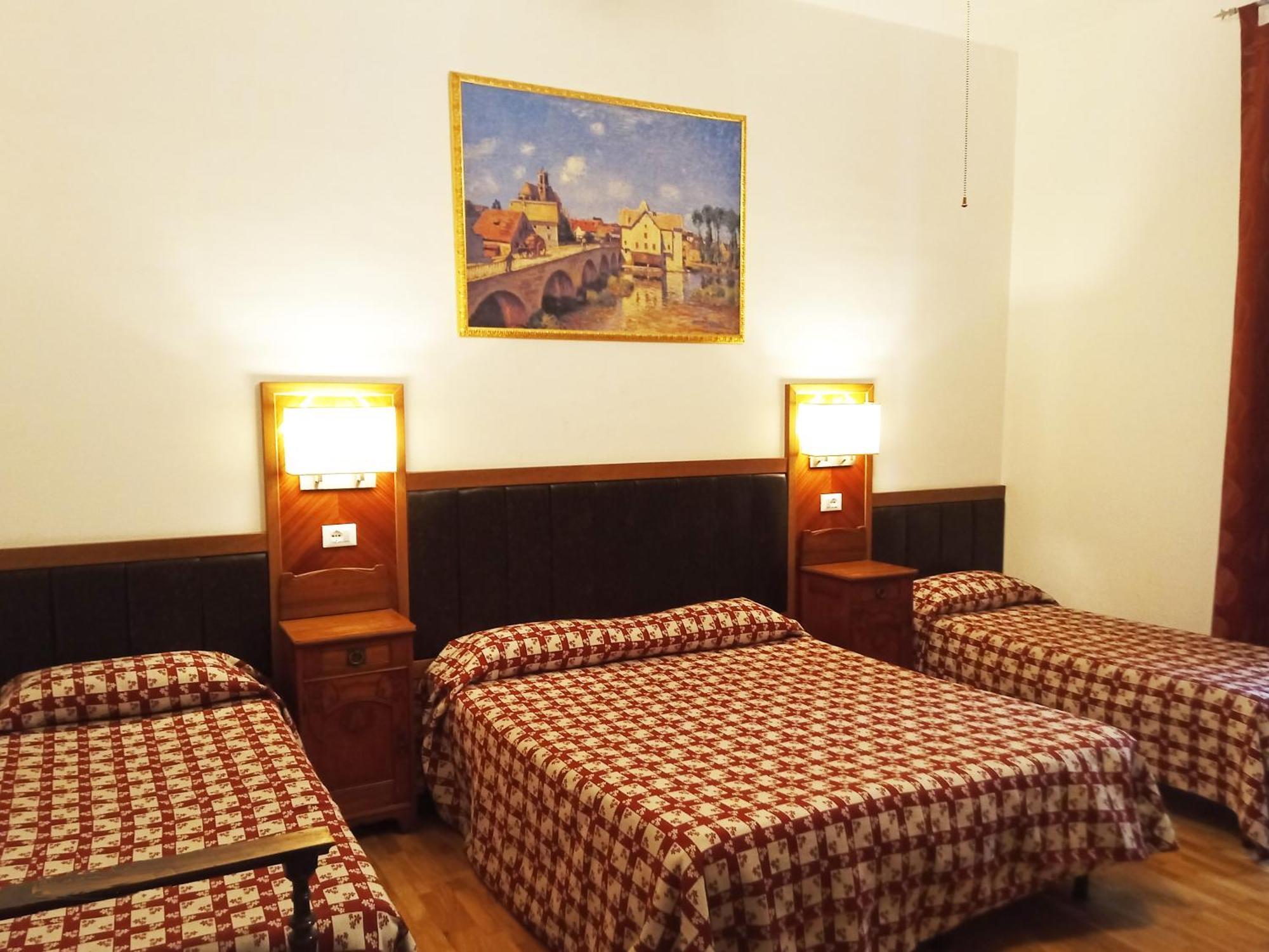 Center, Rione Monti, * Rome