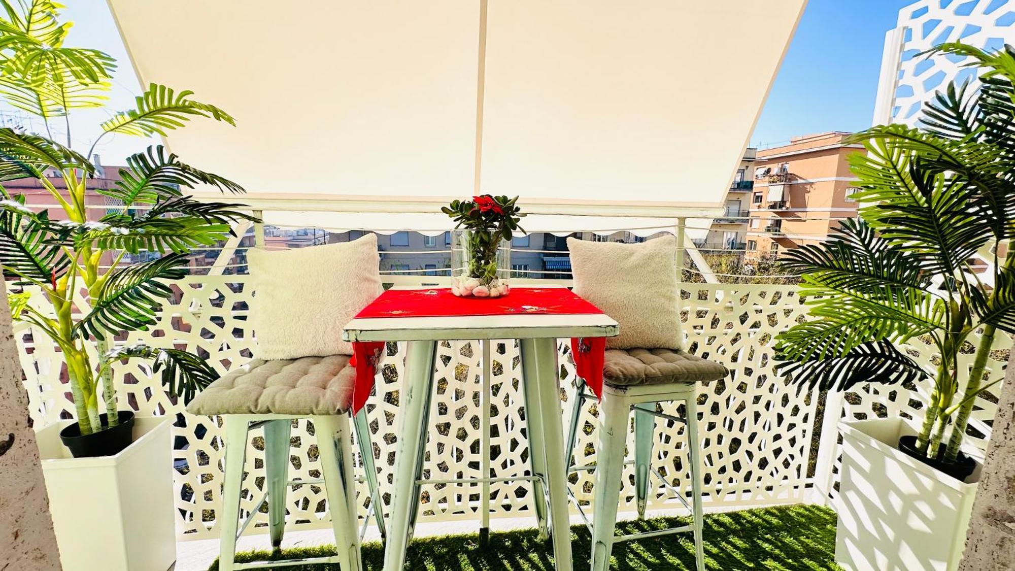 Roof Top Apartment *