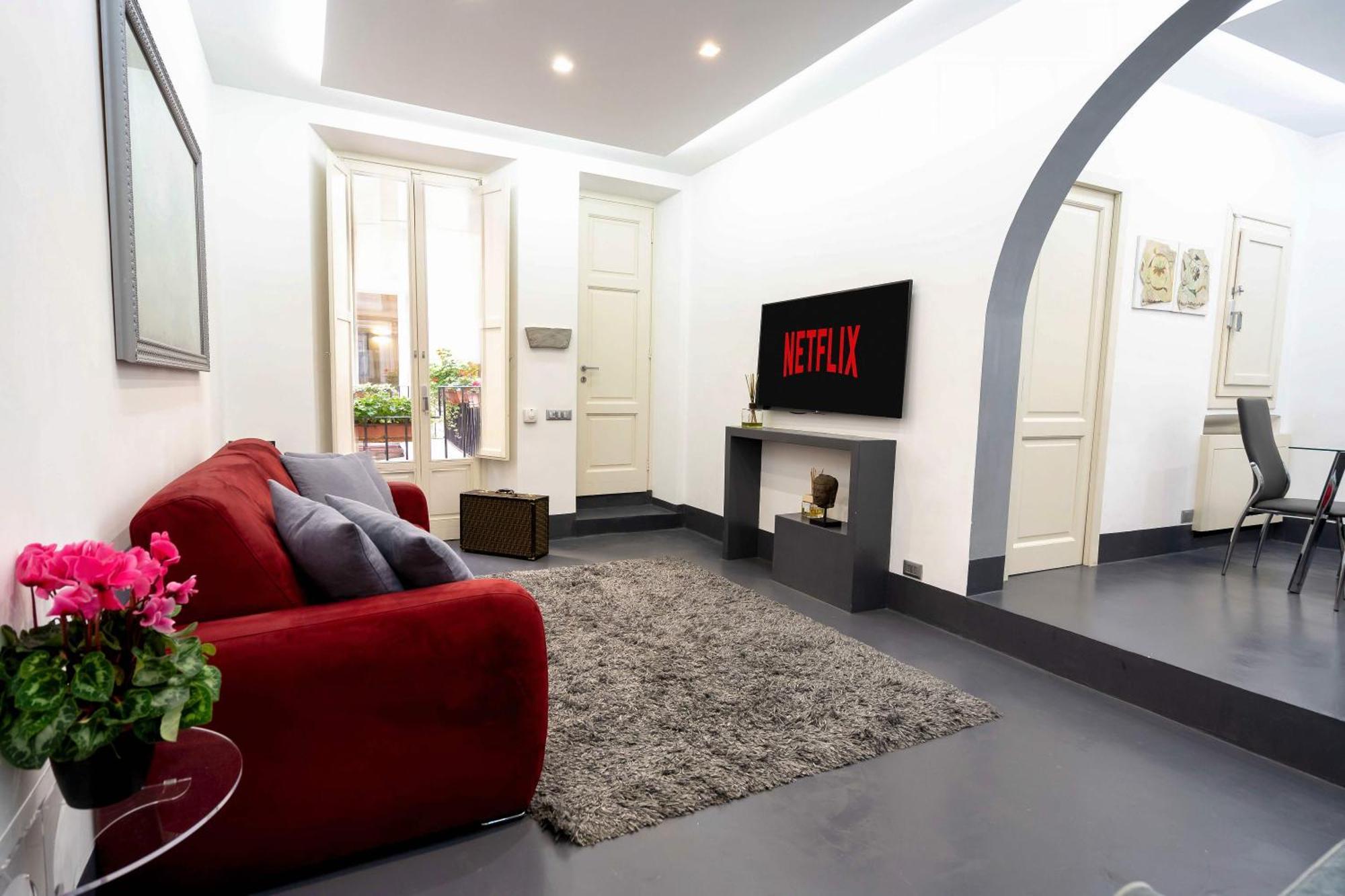 White Style Gambero Apartment Rome