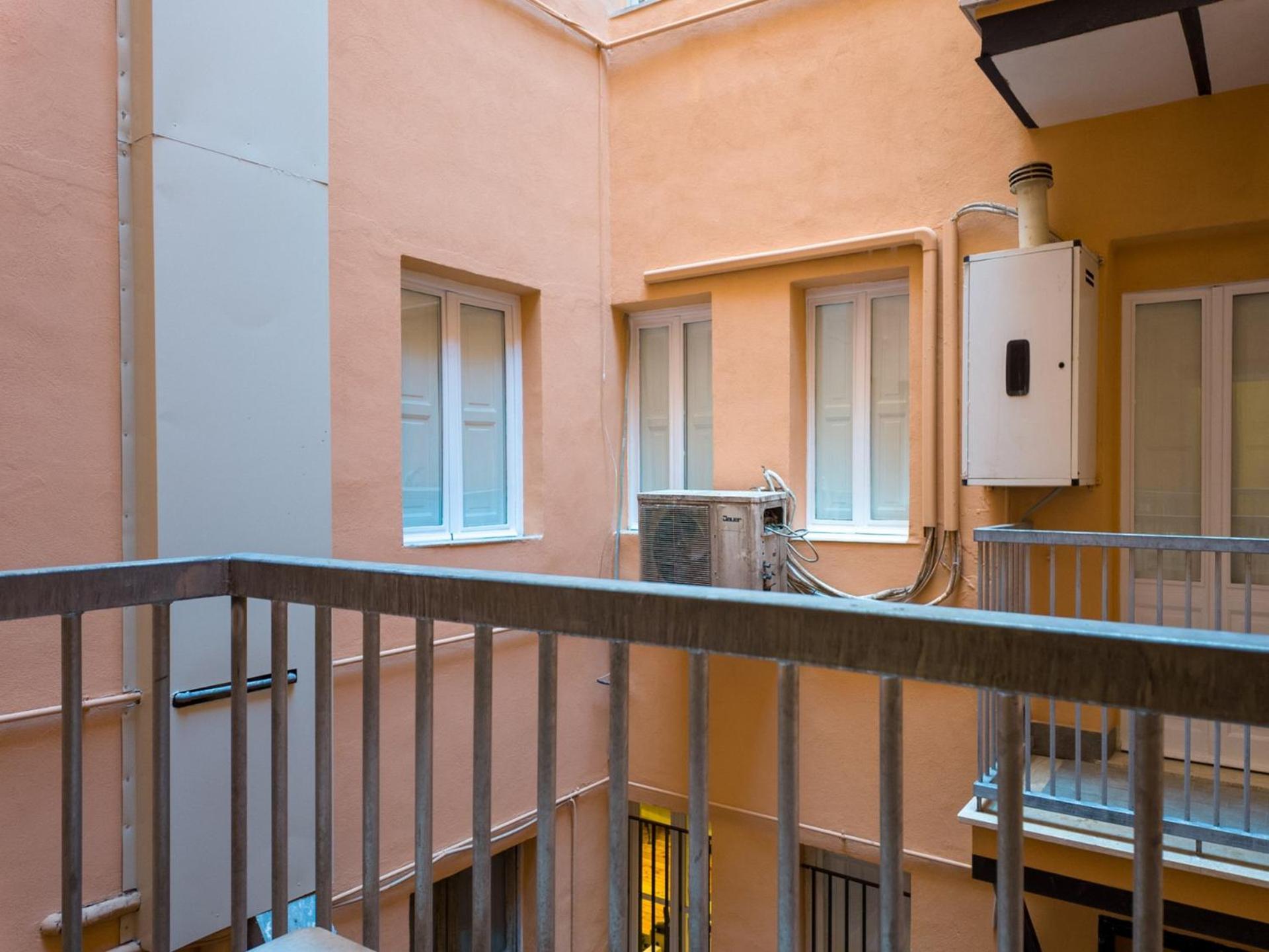 The Rent - Three-room Near The Colosseum *