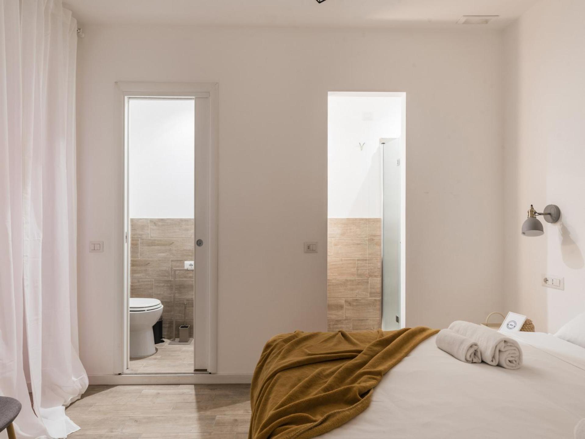 The Rent - Three-room Near The Colosseum Apartment *