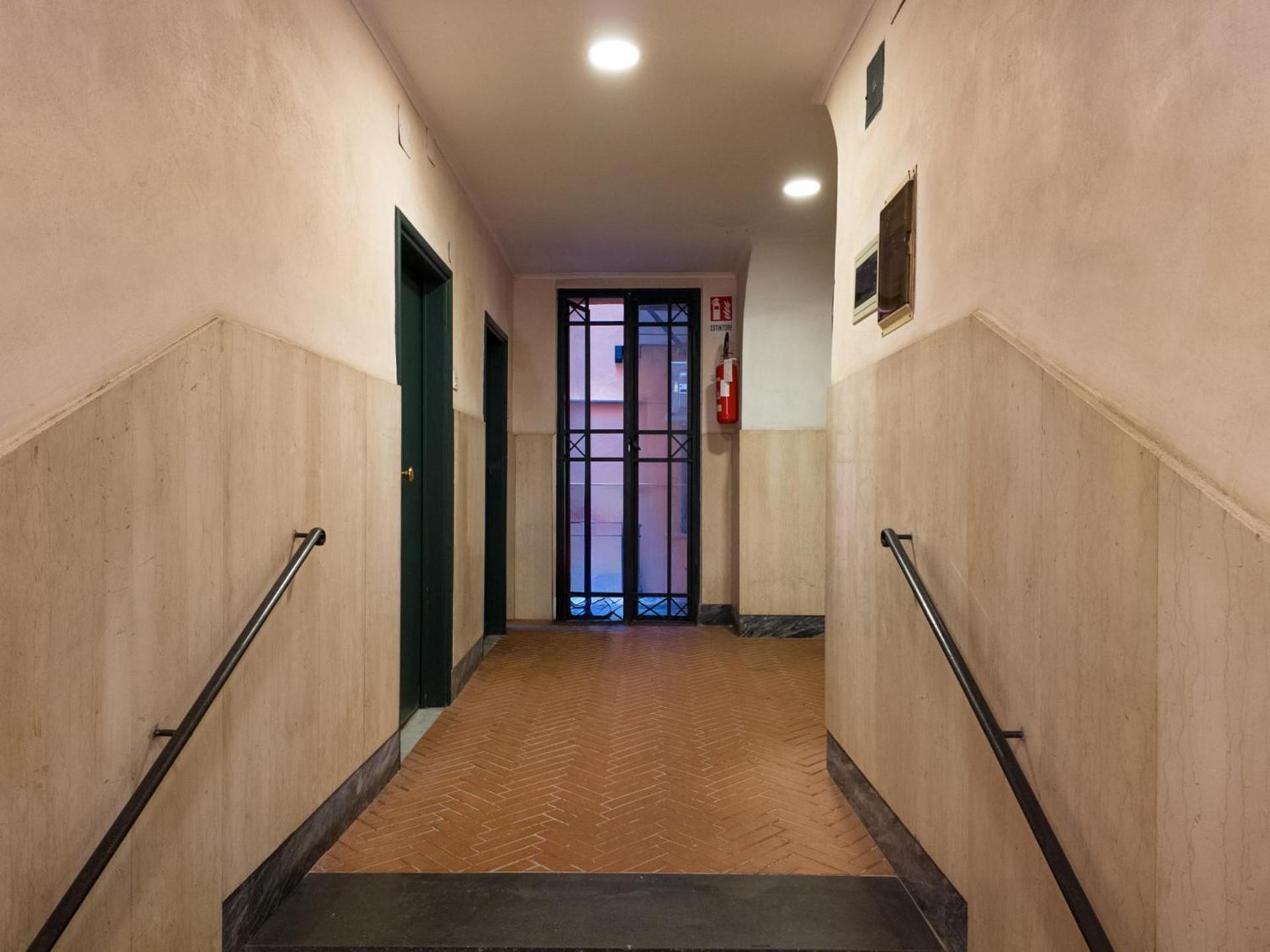 Apartment The Rent - Three-room Near The Colosseum *