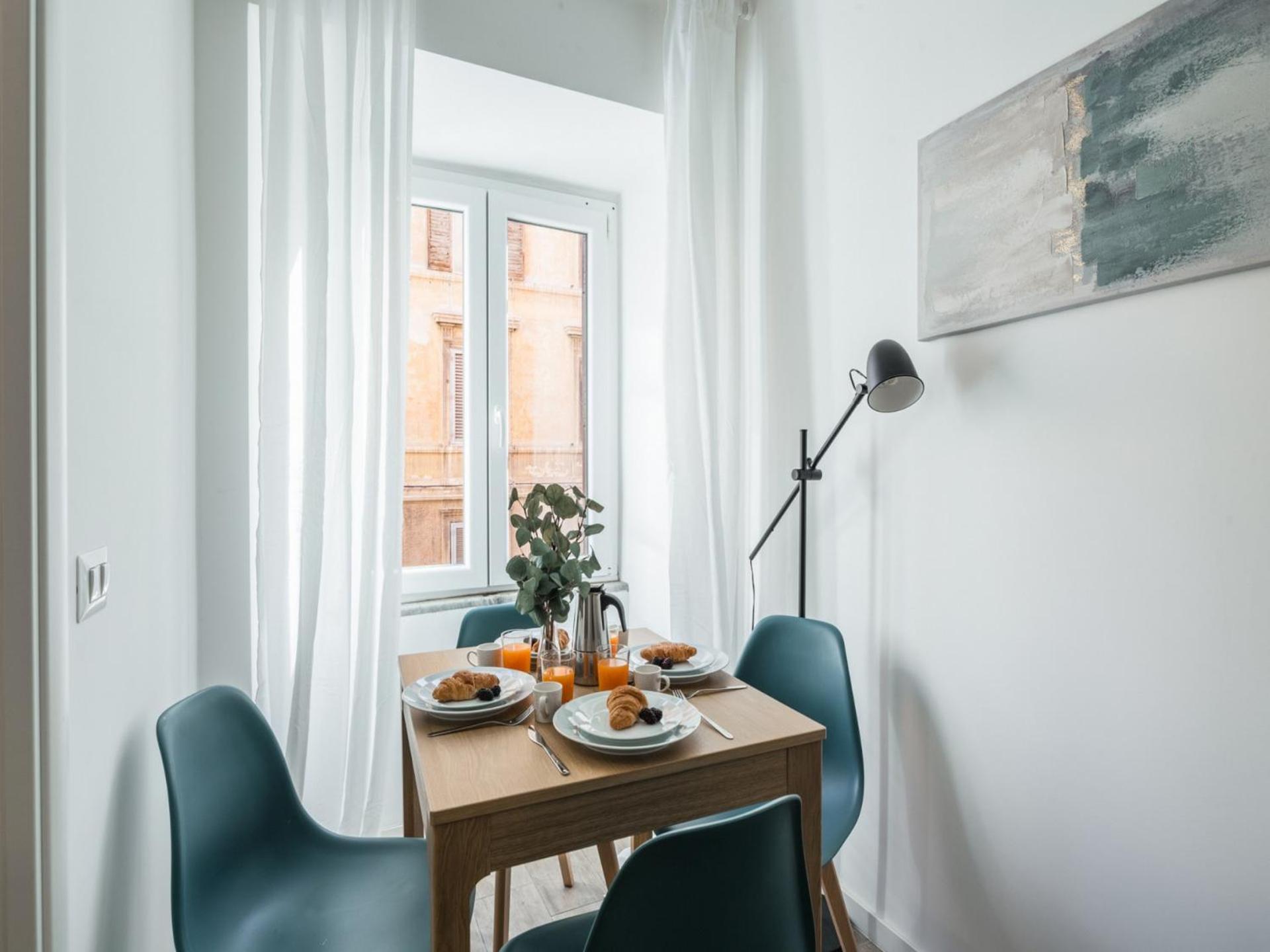 The Rent - Three-room Near The Colosseum Apartment *