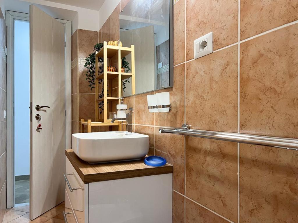 A Casa Di Ala Apartment