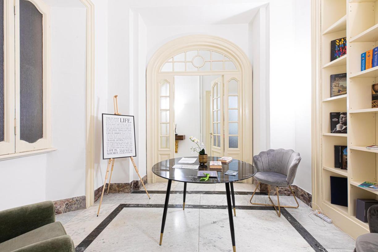 Antonelli Place * Rome