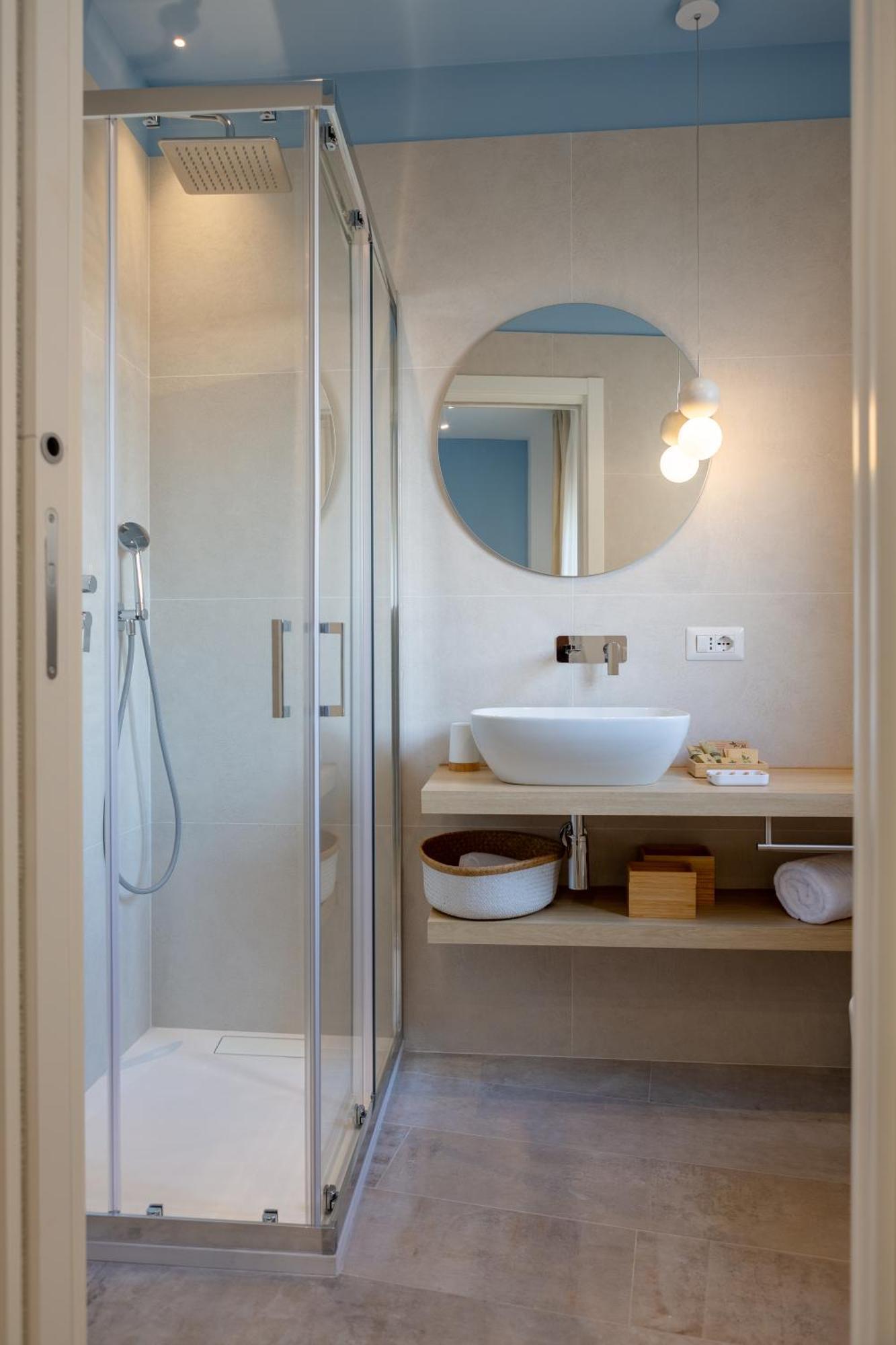 633 Appia Design * Rome