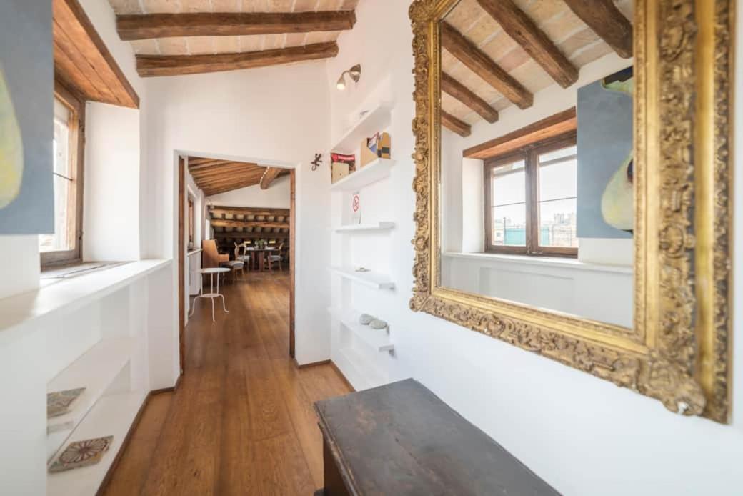 Pantheon Charming Penthouse Apartment