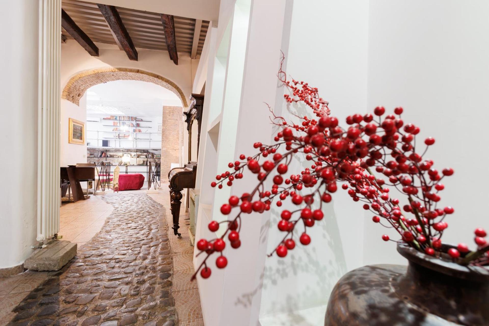 Navona Glamour Apartment *