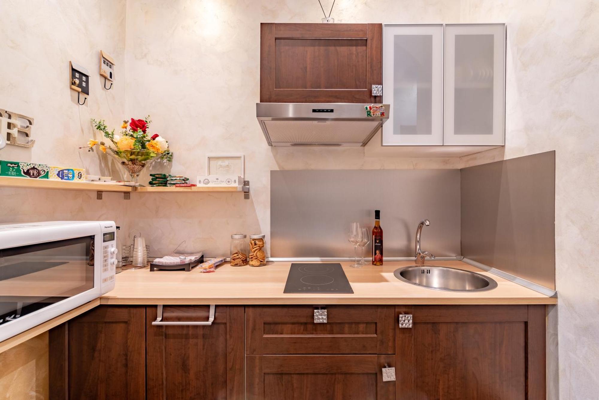 Alis Laura - 150m From Piazza Bologna Metro And 10 Minutes From The Colosseum Couette-café