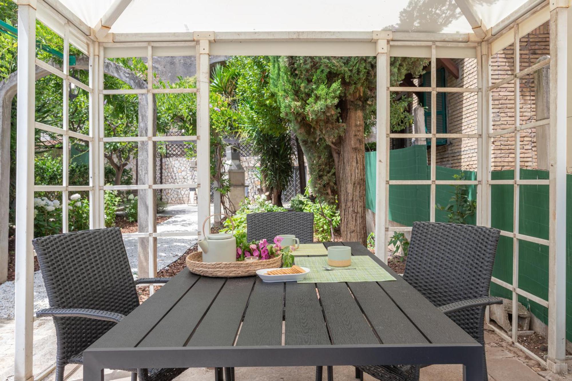 Bbhome Domus Aquae Inside Of Appia Antica Park *