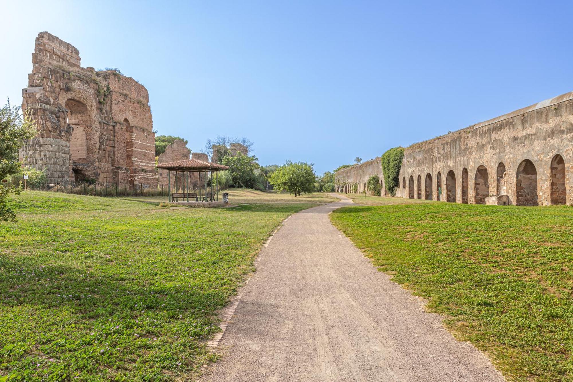 Bbhome Domus Aquae Inside Of Appia Antica Park Pousada *