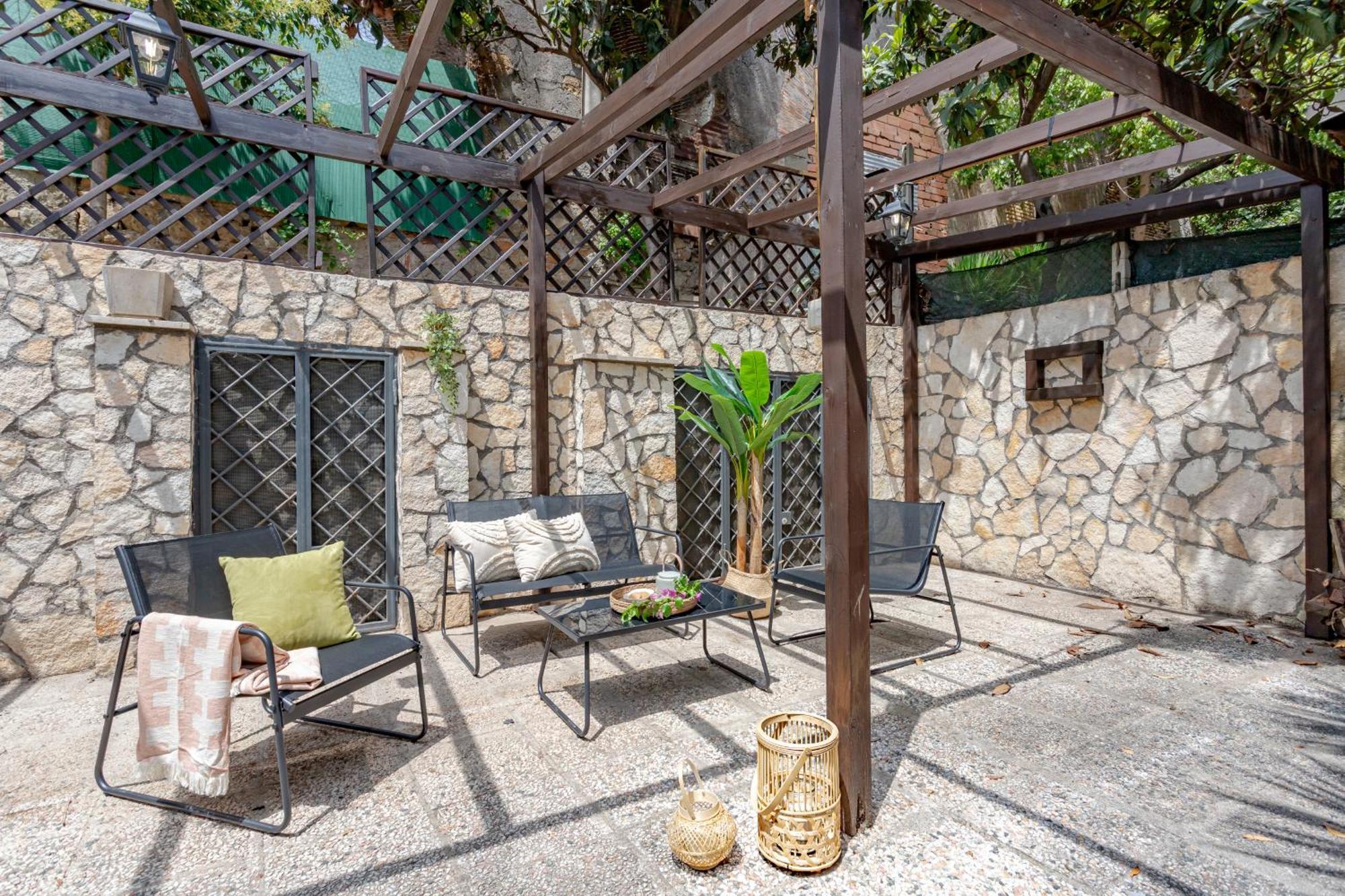 Bbhome Domus Aquae Inside Of Appia Antica Park * Roma