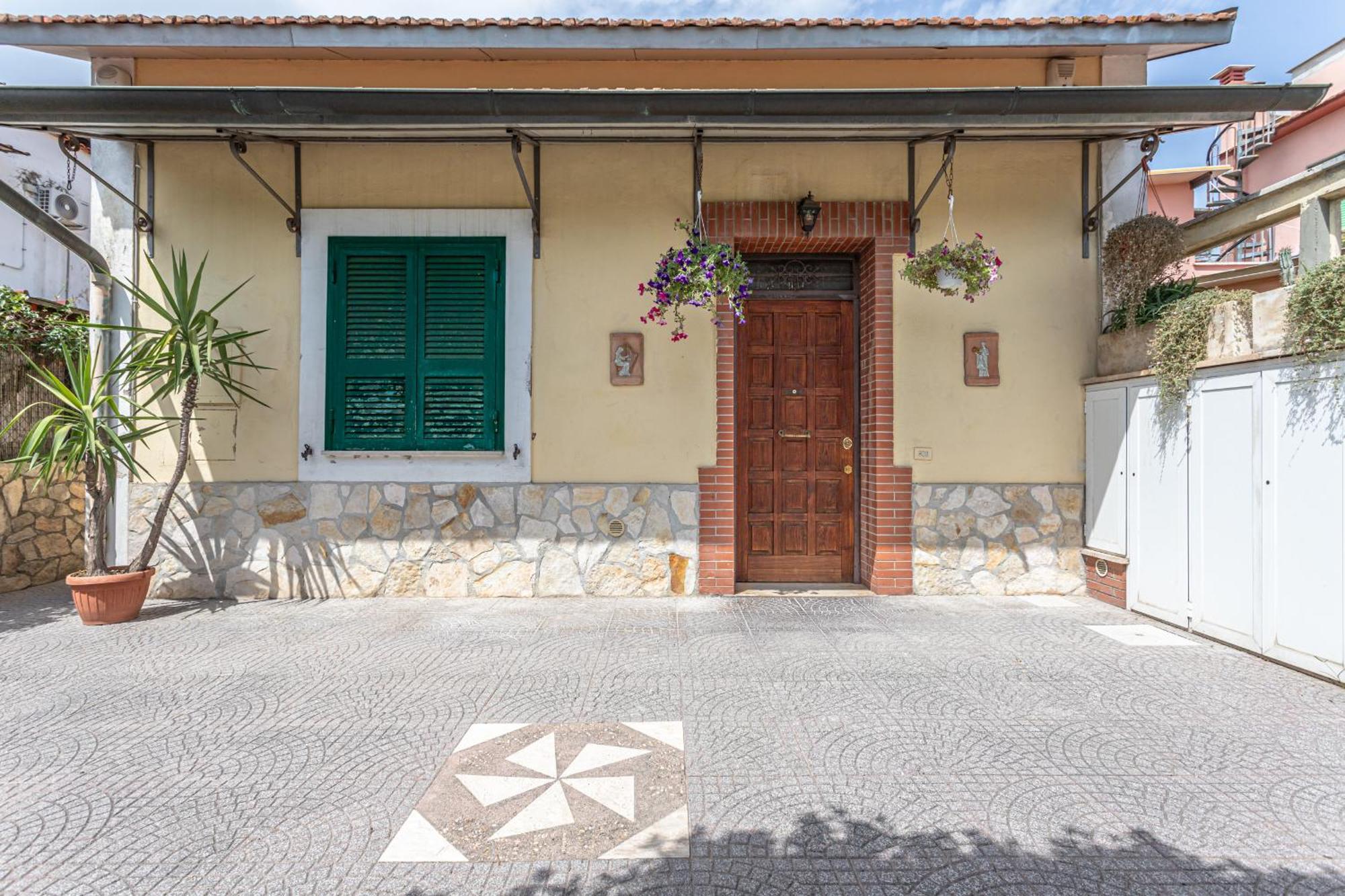 Bbhome Domus Aquae Inside Of Appia Antica Park