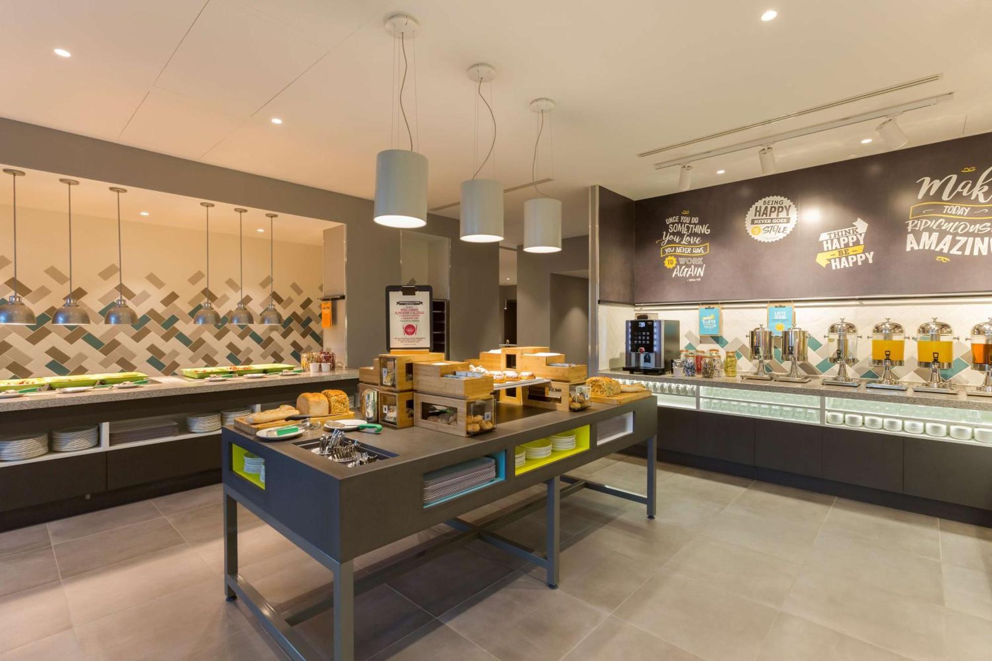 Hampton By Hilton East 3*