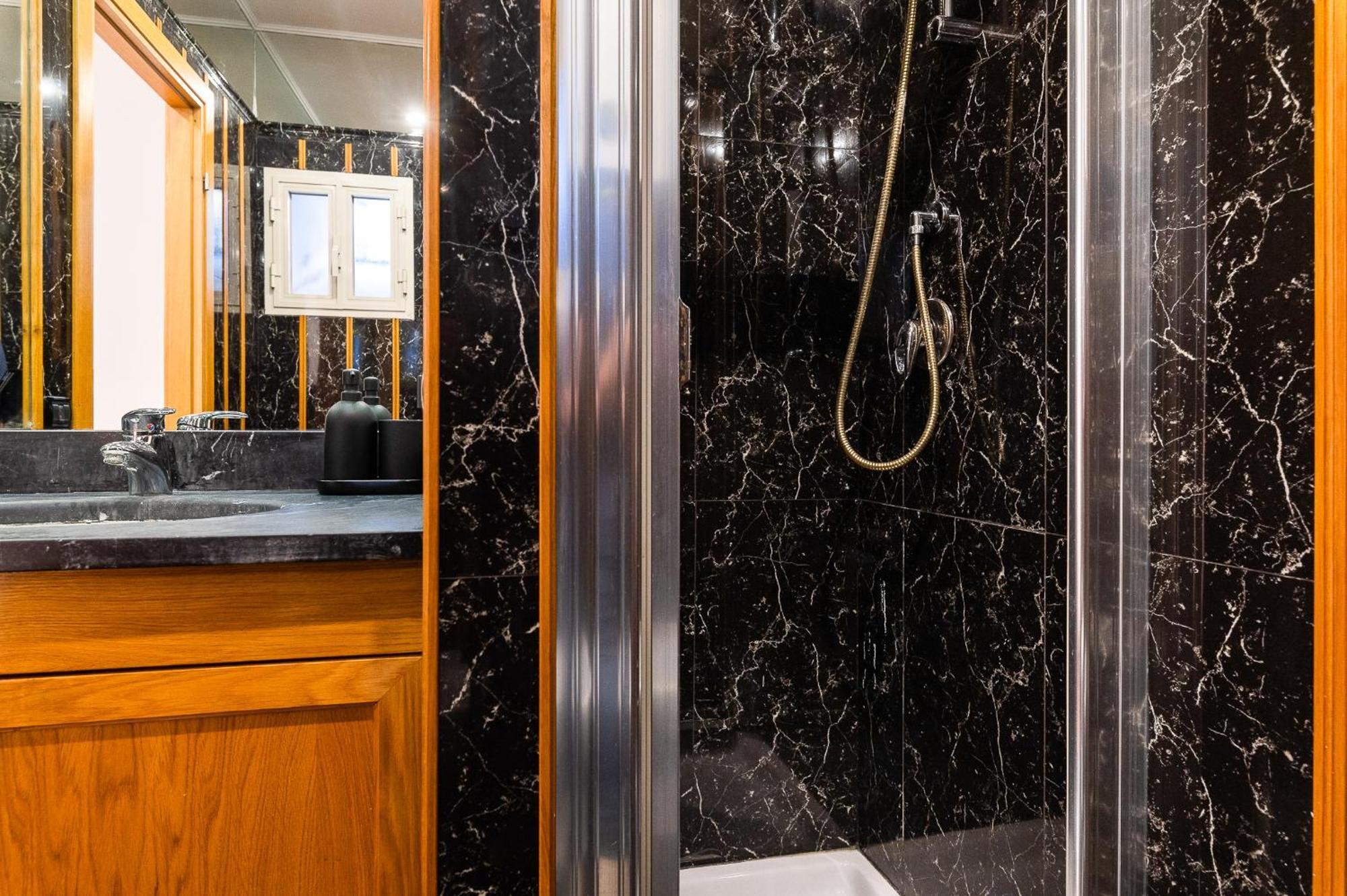 Classy & Refined Near Ada By Ndp Rent * Roma