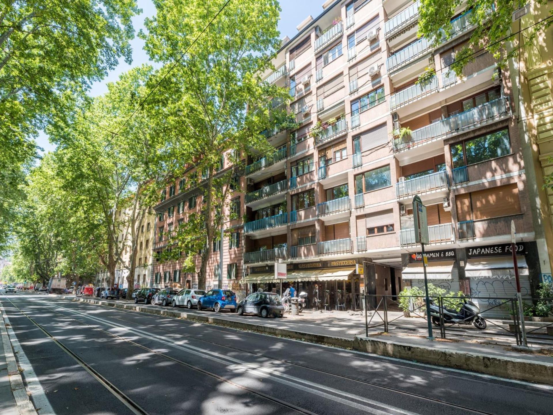 The Rent - In Trastevere Area Apartment