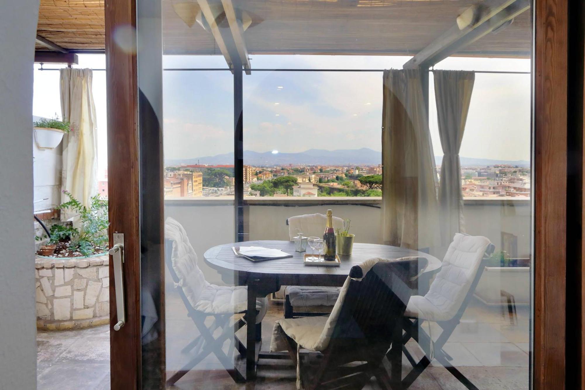 Super Attico Con Terrazza Lodi Apartamento Roma