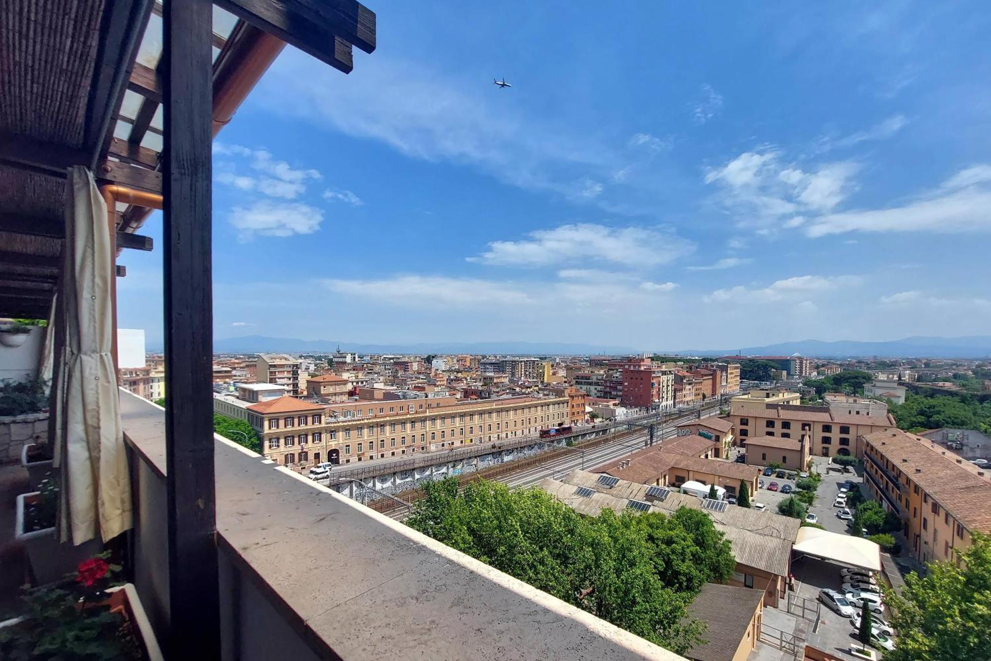 Super Attico Con Terrazza Lodi Apartamento Roma