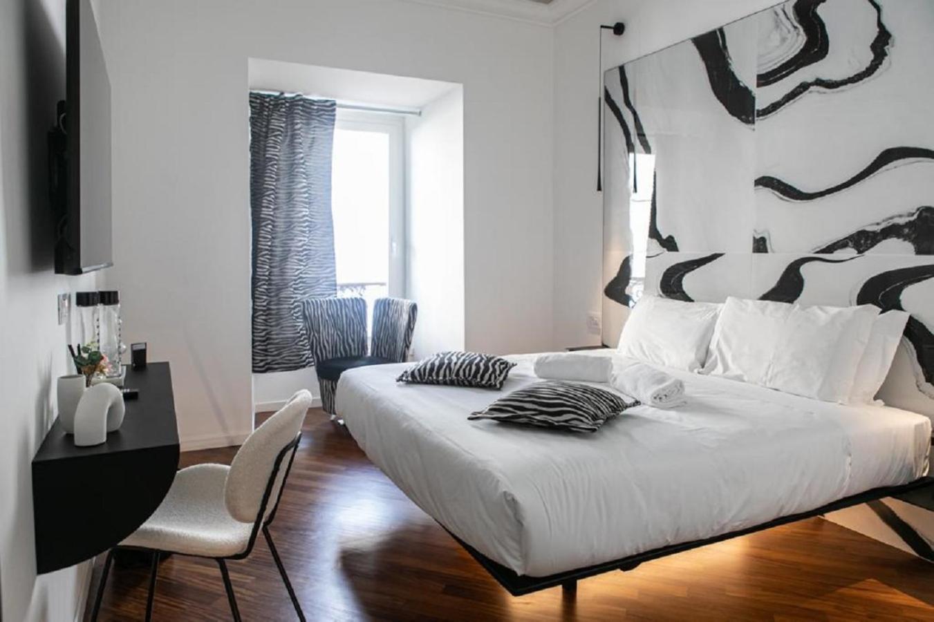 Bhr Cavour 150 * Rome