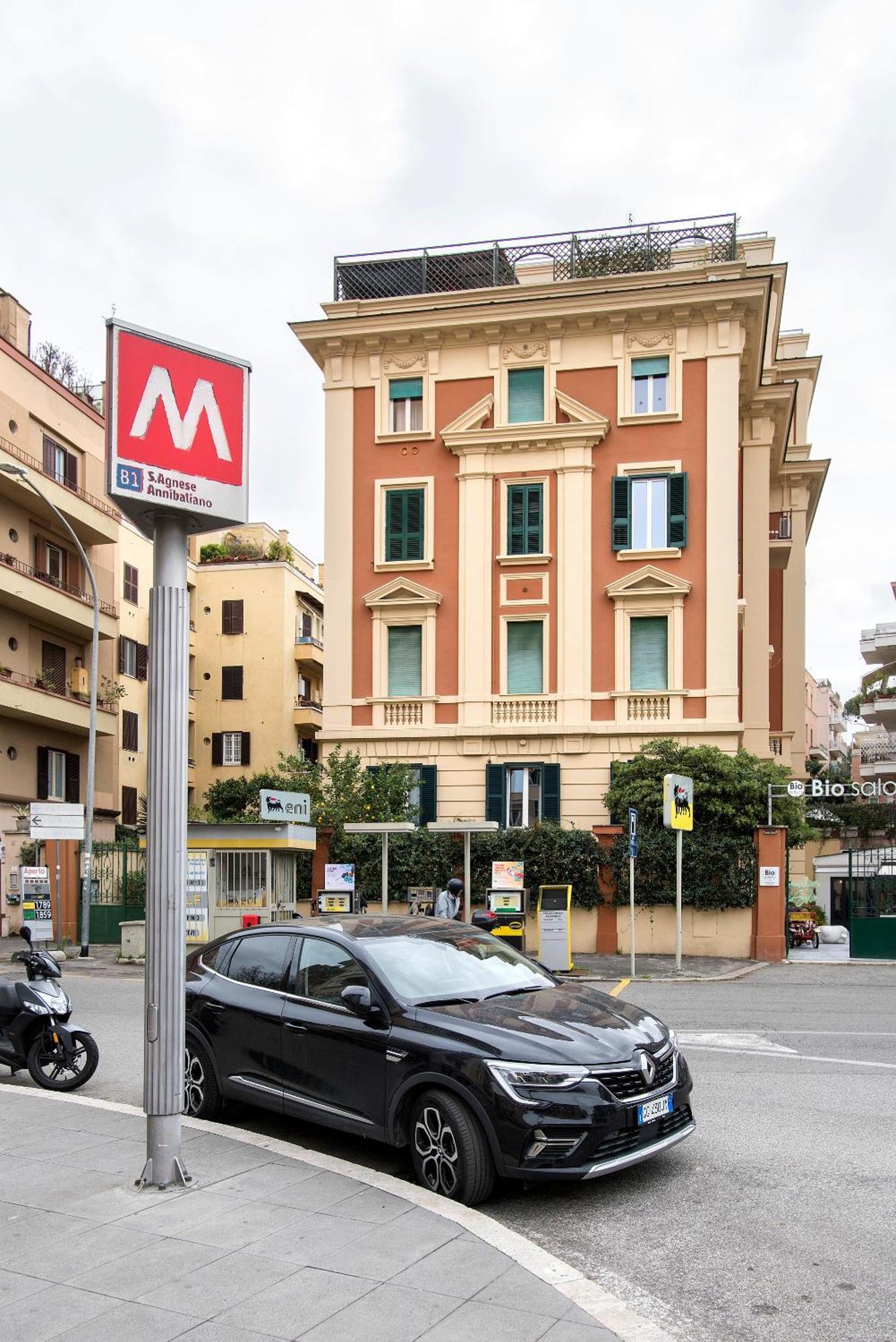 Sant'agnese Metro Appartement