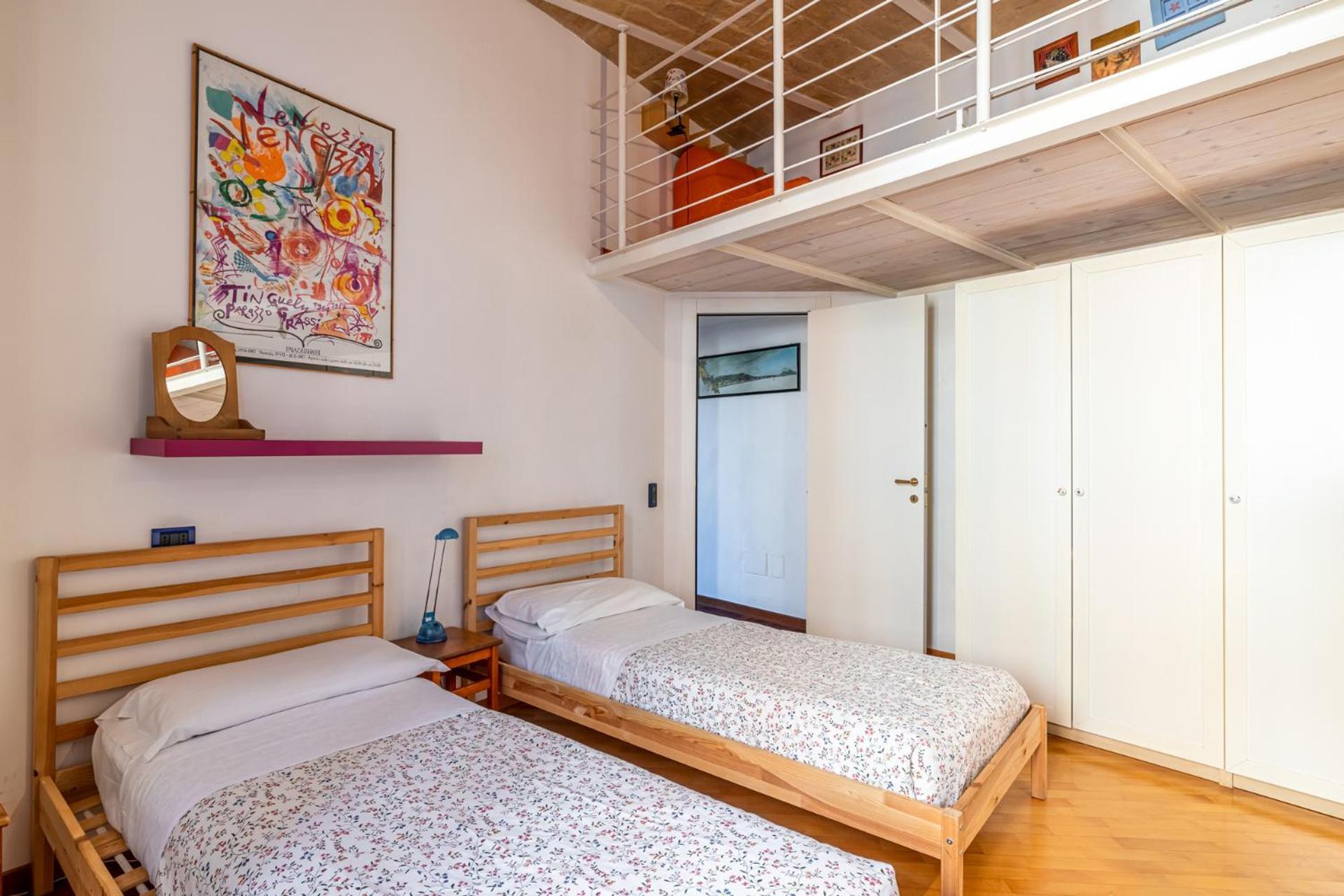 New Trastevere Home: Big, Elegant, Comfy Apartment Rome