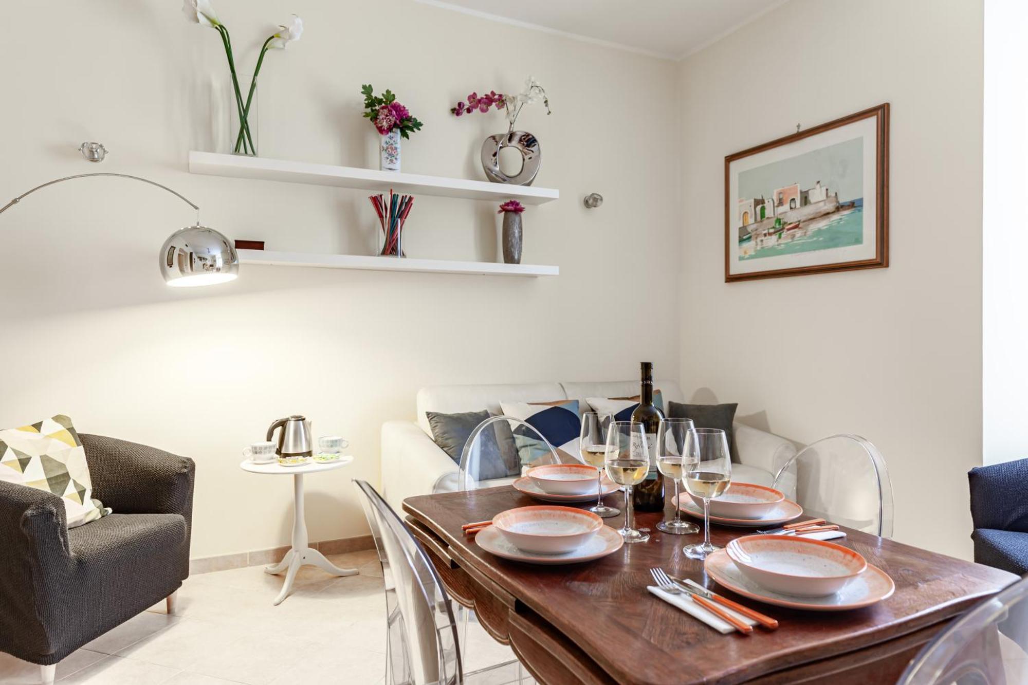 Hostly-volturno Apartment-center Of Roma