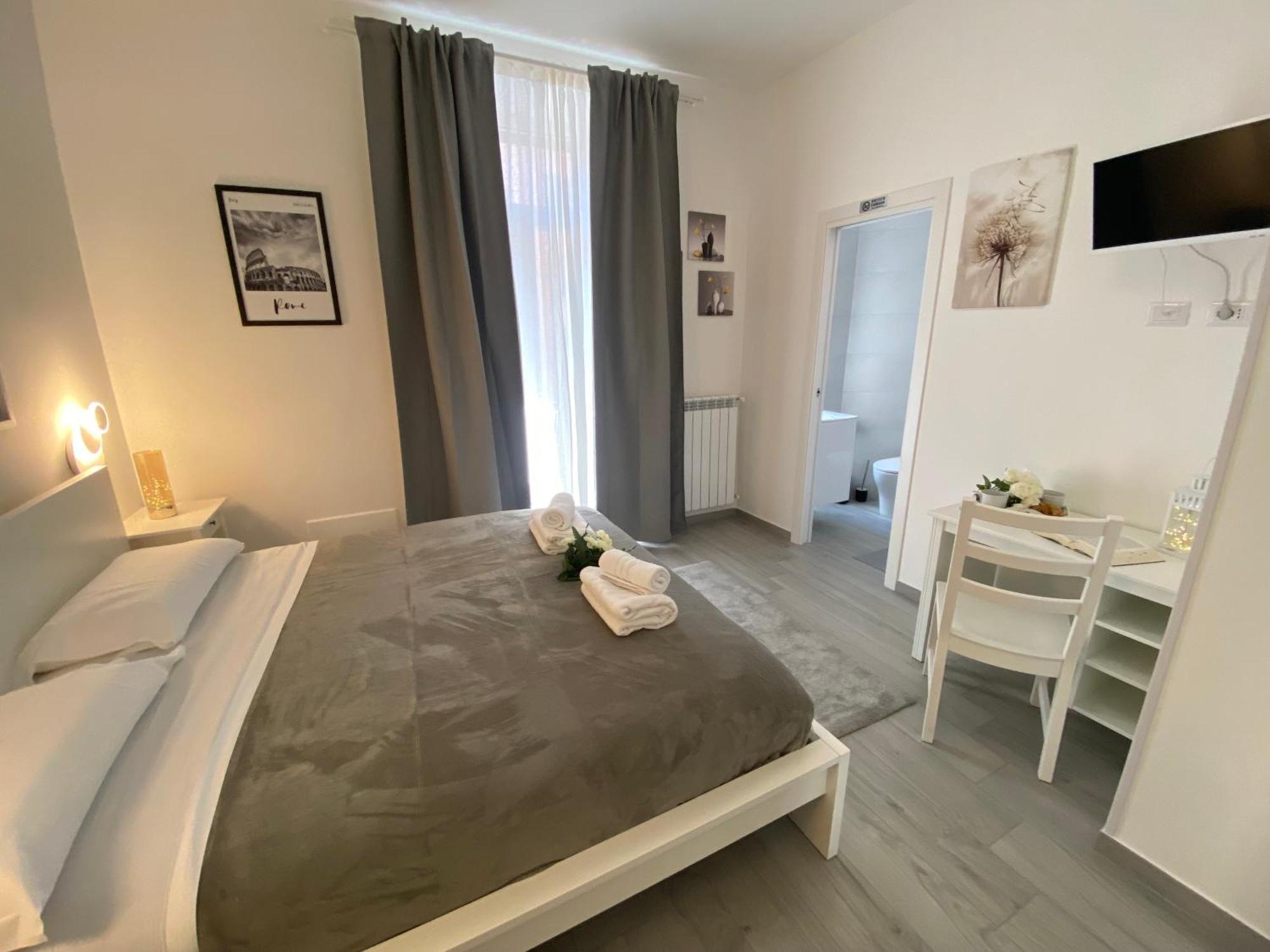 Centro Citta' Softrooms-metro' A 1 Metro Guest house