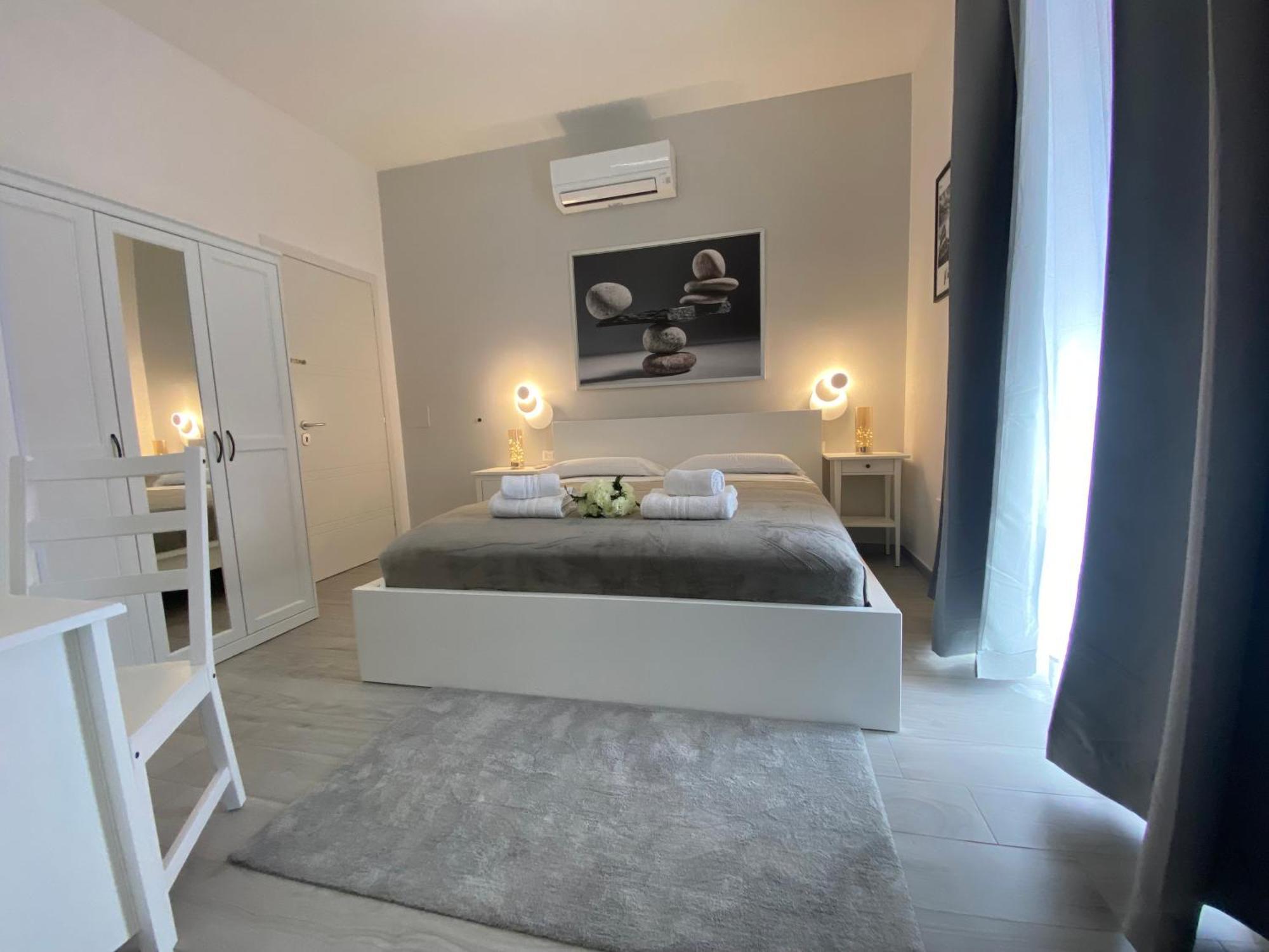 Centro Citta' Softrooms-metro' A 1 Metro Guest house