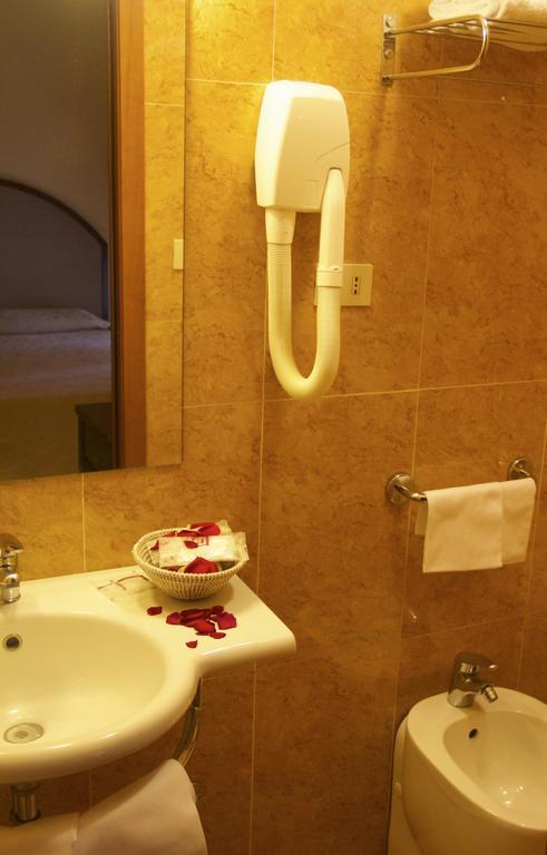 Novecento 3* Rome