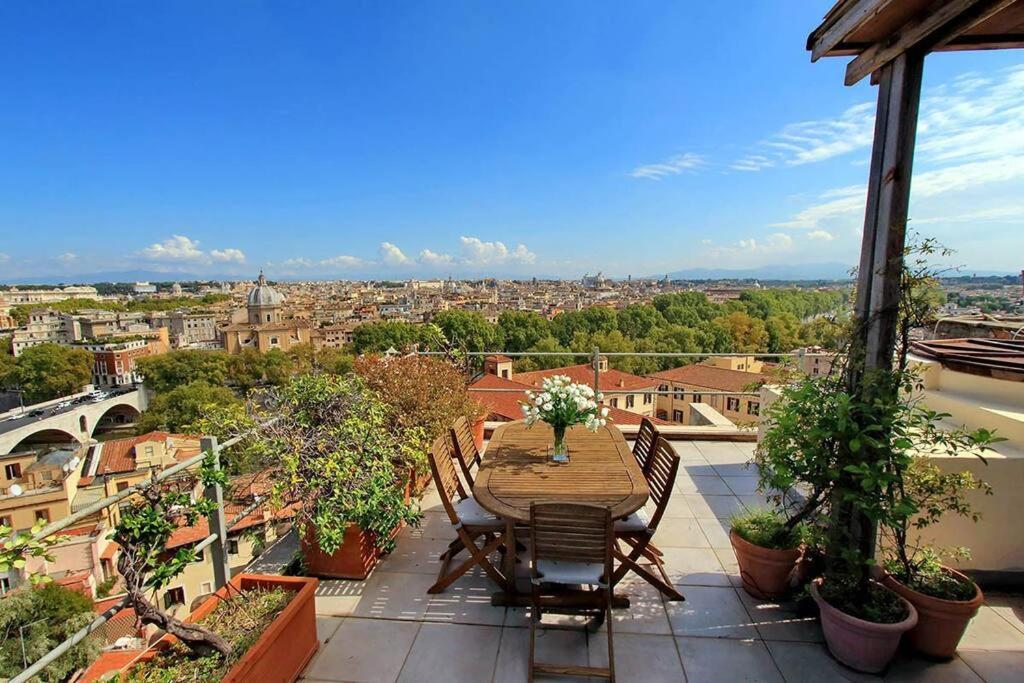 Sant'onofrio Terrace * Roma