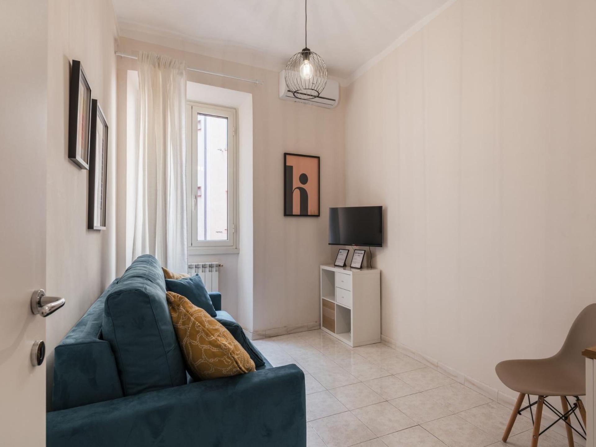 The Rent - Spacious One-bedroom Near Colosseum Apartment Rome