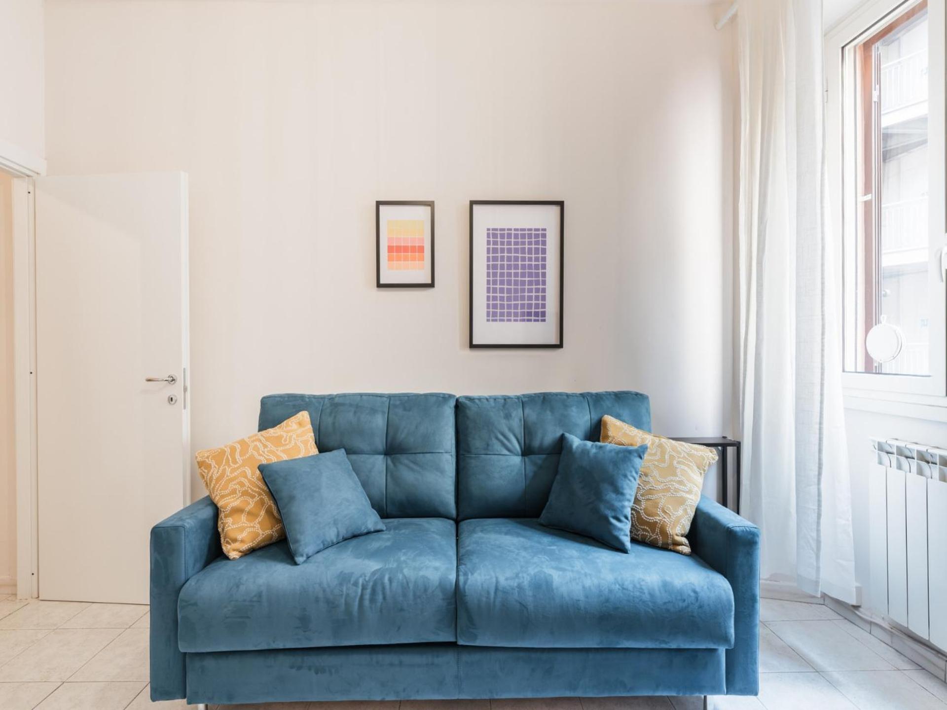 The Rent - Spacious One-bedroom Near Colosseum *