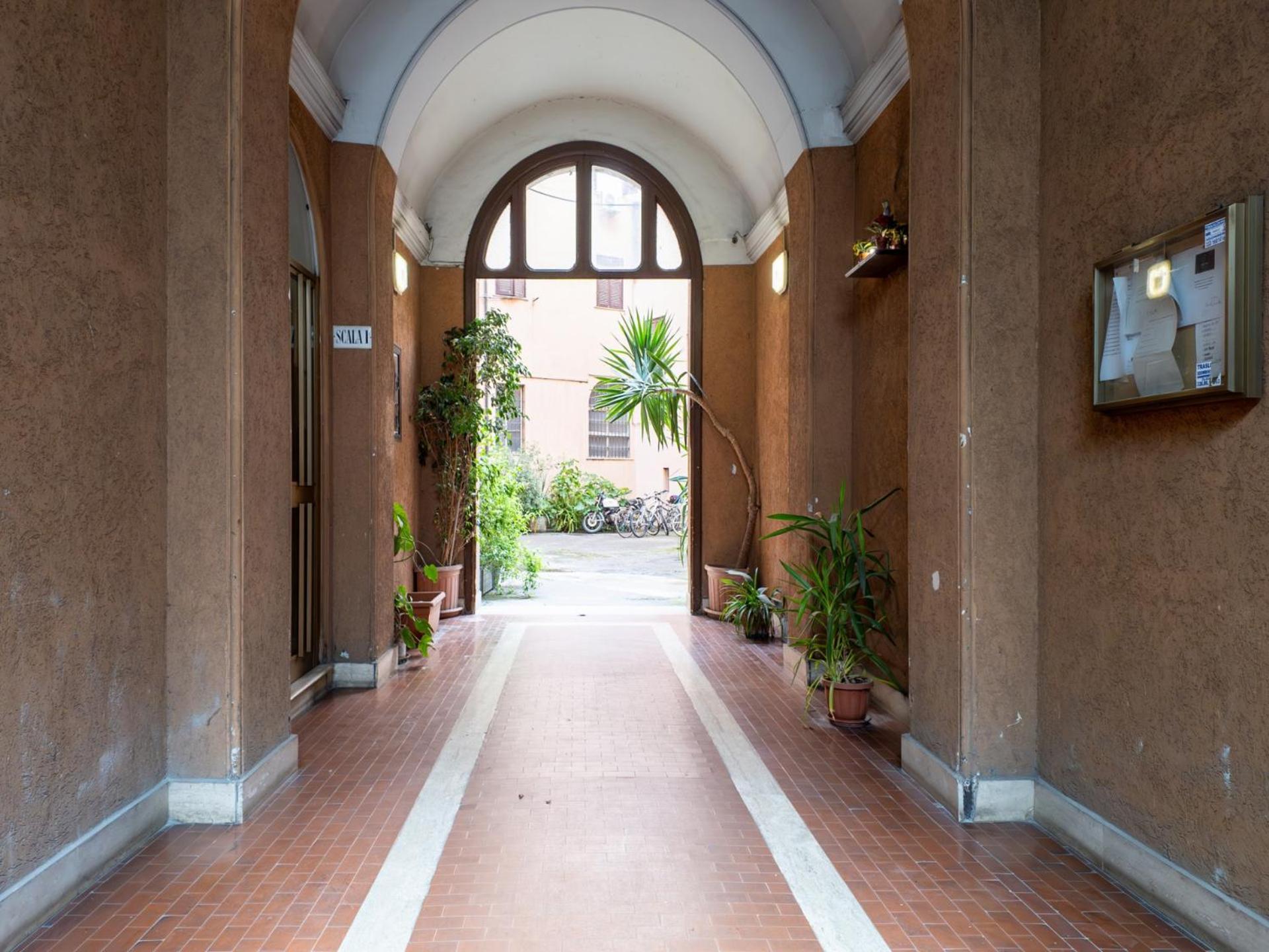 Apartment The Rent - Spacious One-bedroom Near Colosseum *