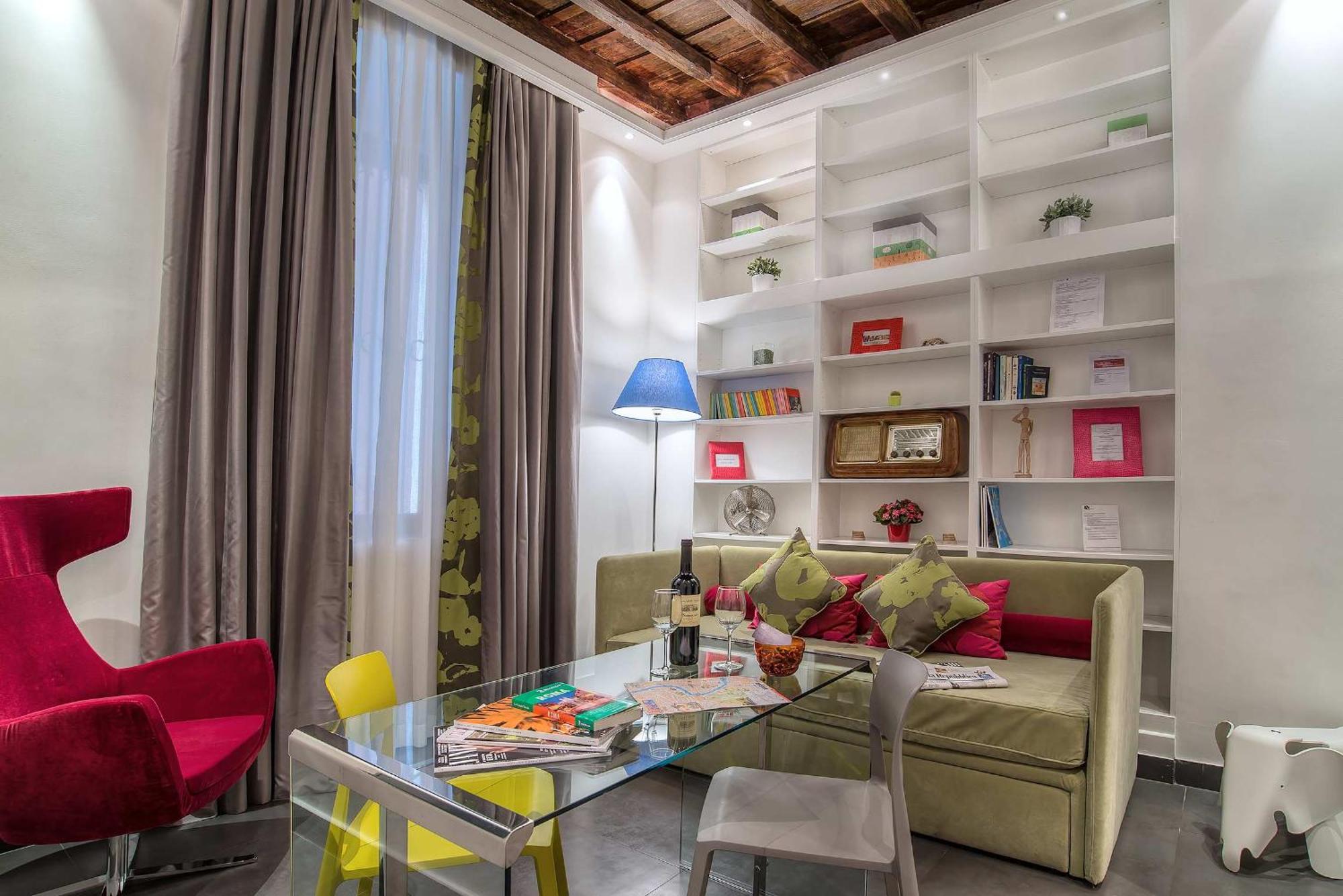 Hotel Navona Colors
