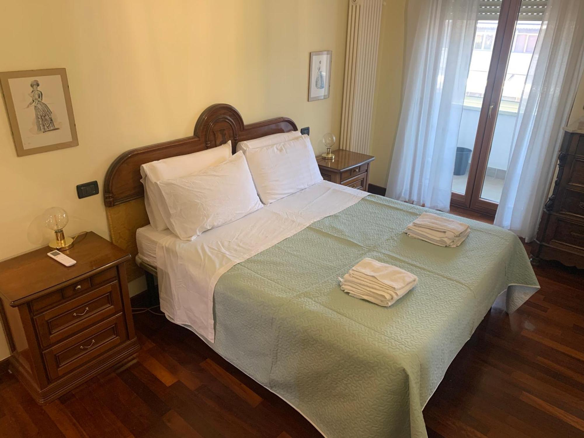 Appia Nuova Lucrezia Appartamento *