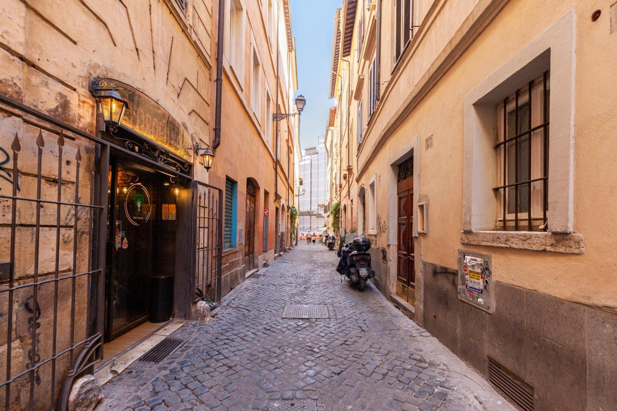 Campo Dei Fiori Historic Roma