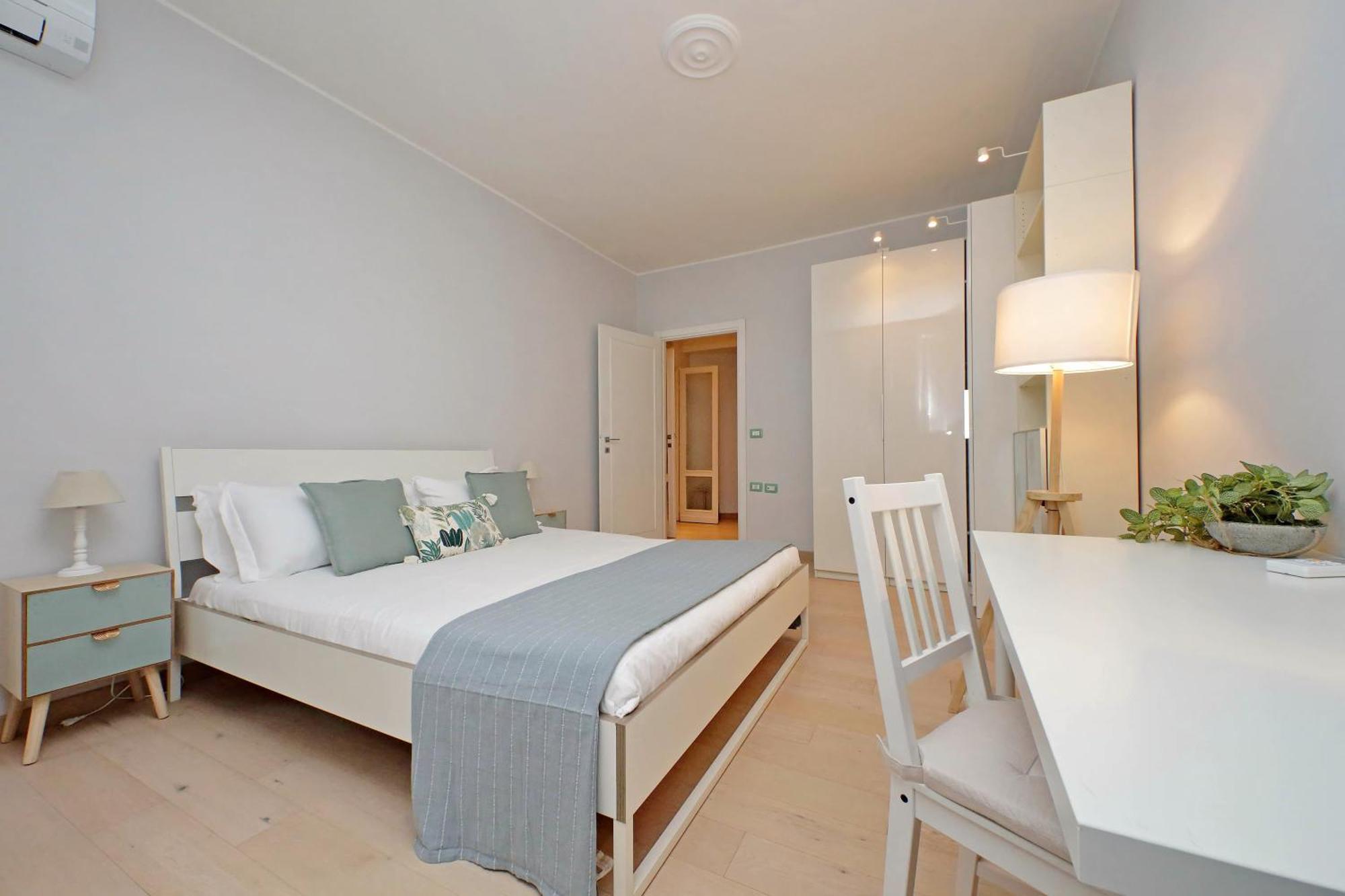 Ych-trendy Flat Near Marconi Apartment