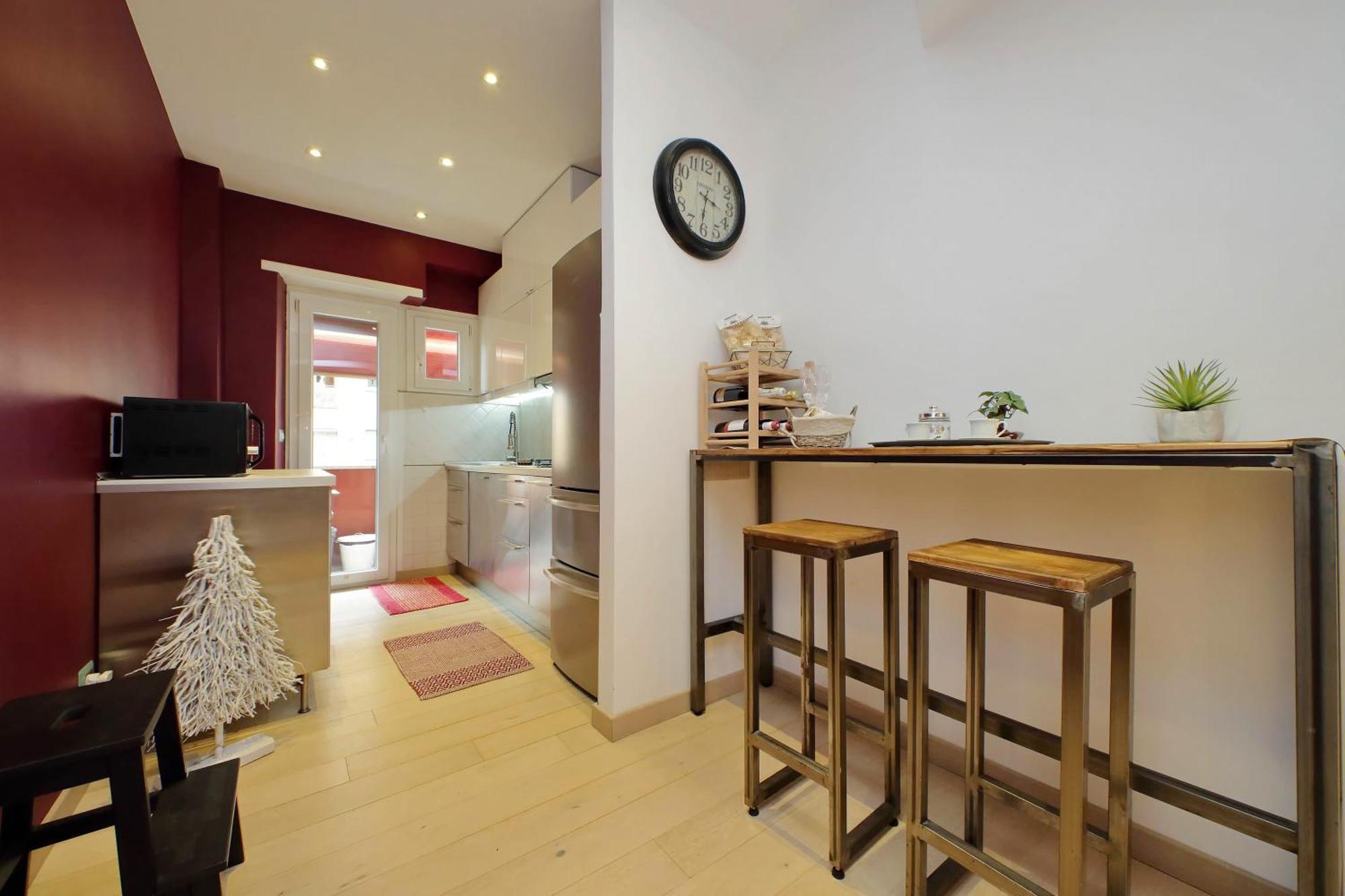 Ych-trendy Flat Near Marconi Rome