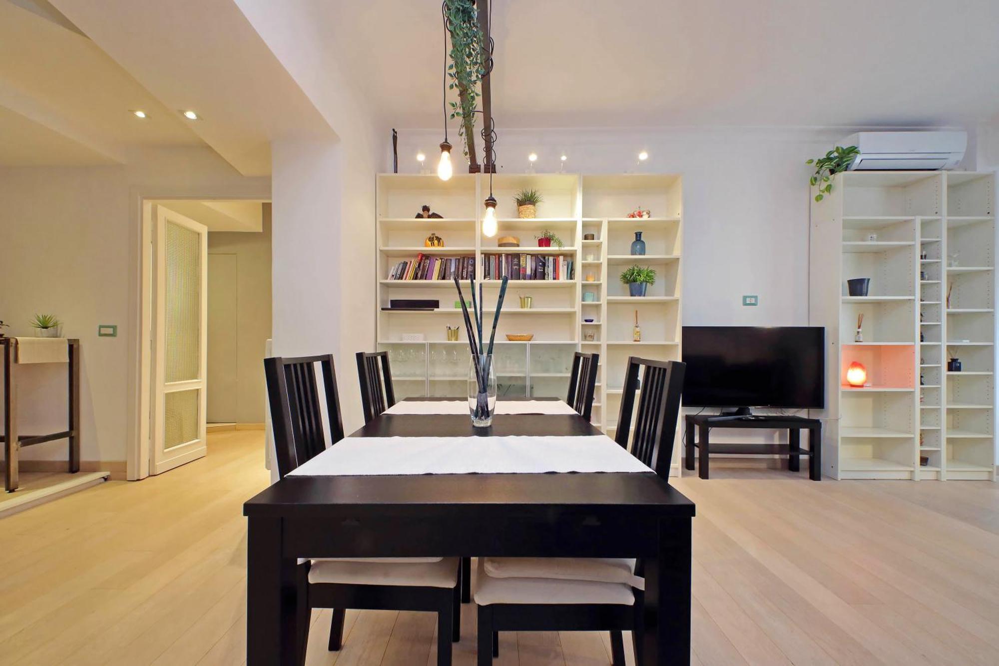 Ych-trendy Flat Near Marconi *