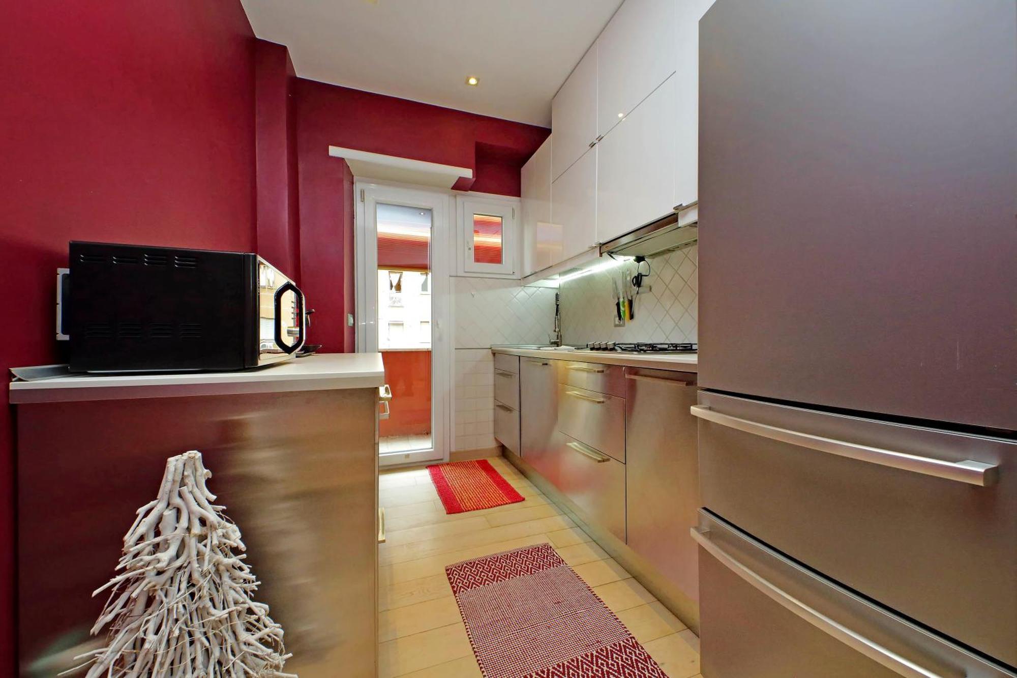 Ych-trendy Flat Near Marconi *