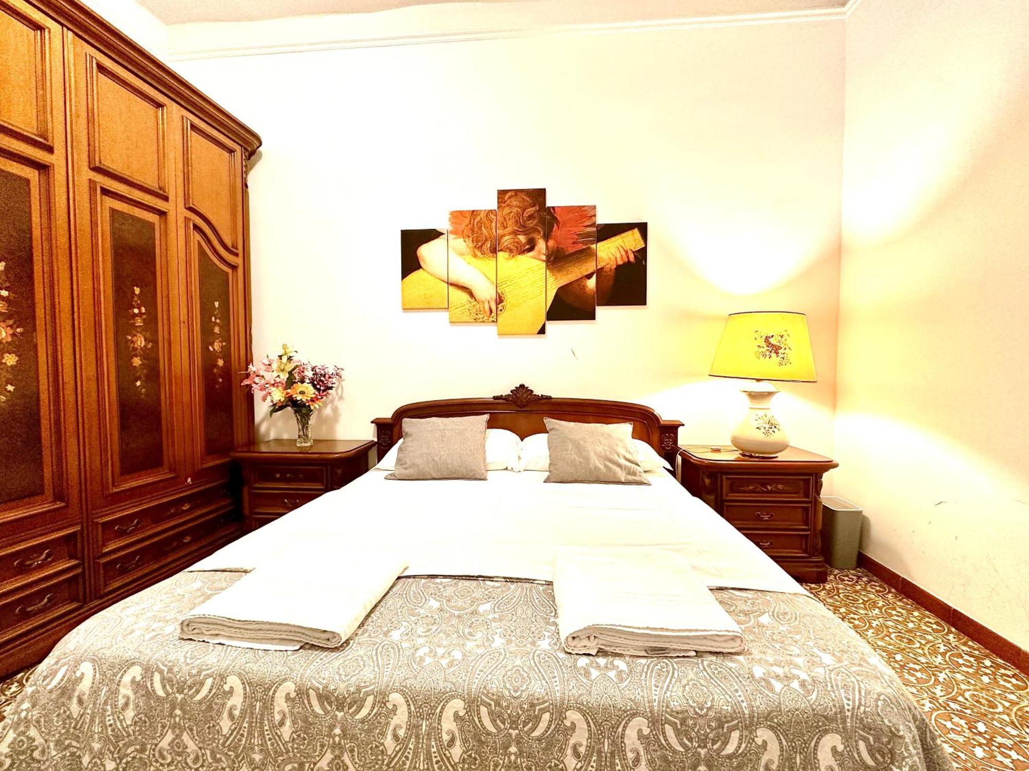 4 Bed Luxury Near Colosseum Appartement *